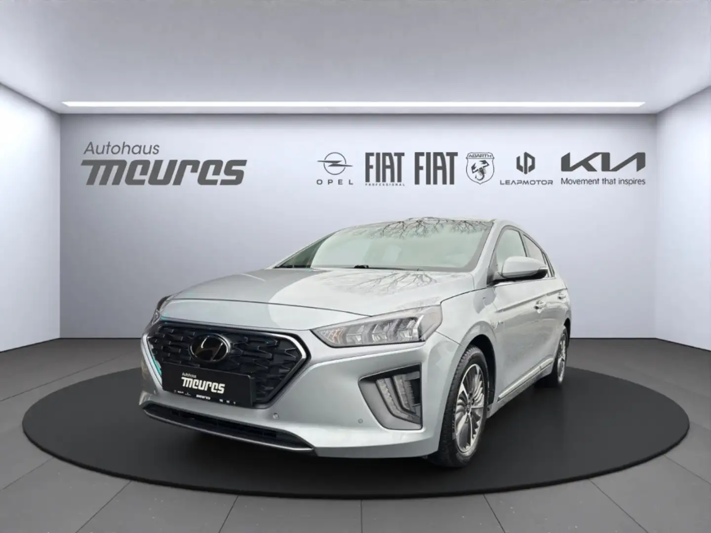 Hyundai IONIQ Prime Plug-In Hybrid 1.6 GDI e-Sitze Panorama Navi Plateado - 1