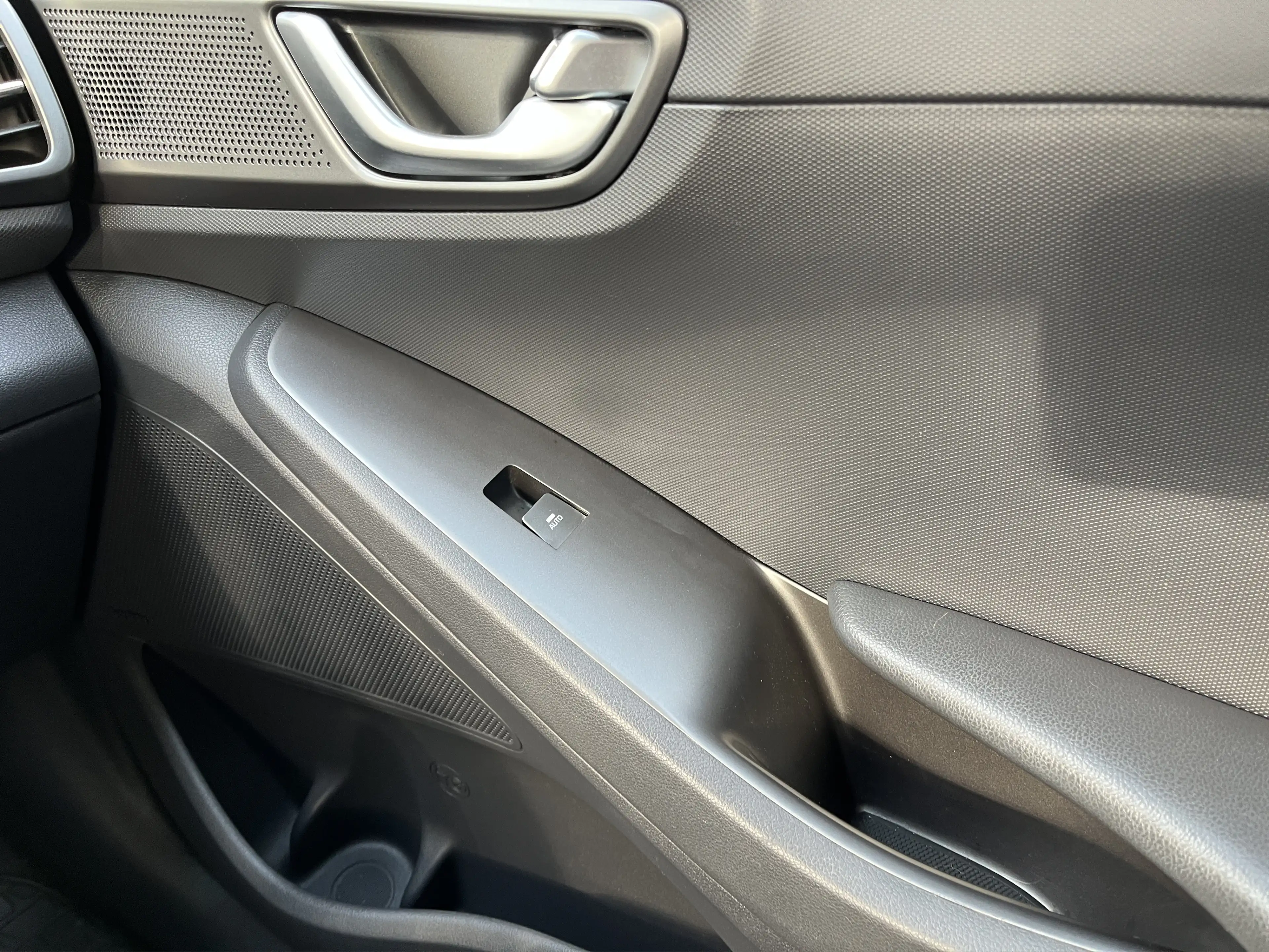 Hyundai IONIQ Hyundai Ioniq 1,6 GDi — photo 14