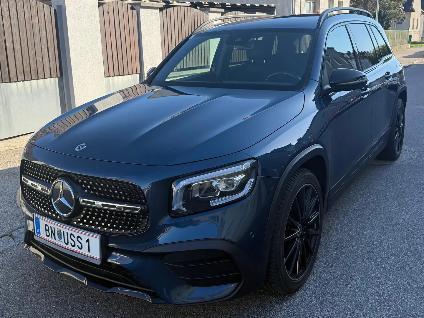 Mercedes-Benz GLB 200 GLB 200 d 4MATIC Aut. Blau - 1