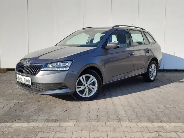 Skoda Fabia Combi Ambition NAVI/APP~AHK~PDC~SHZ~ALU~BT