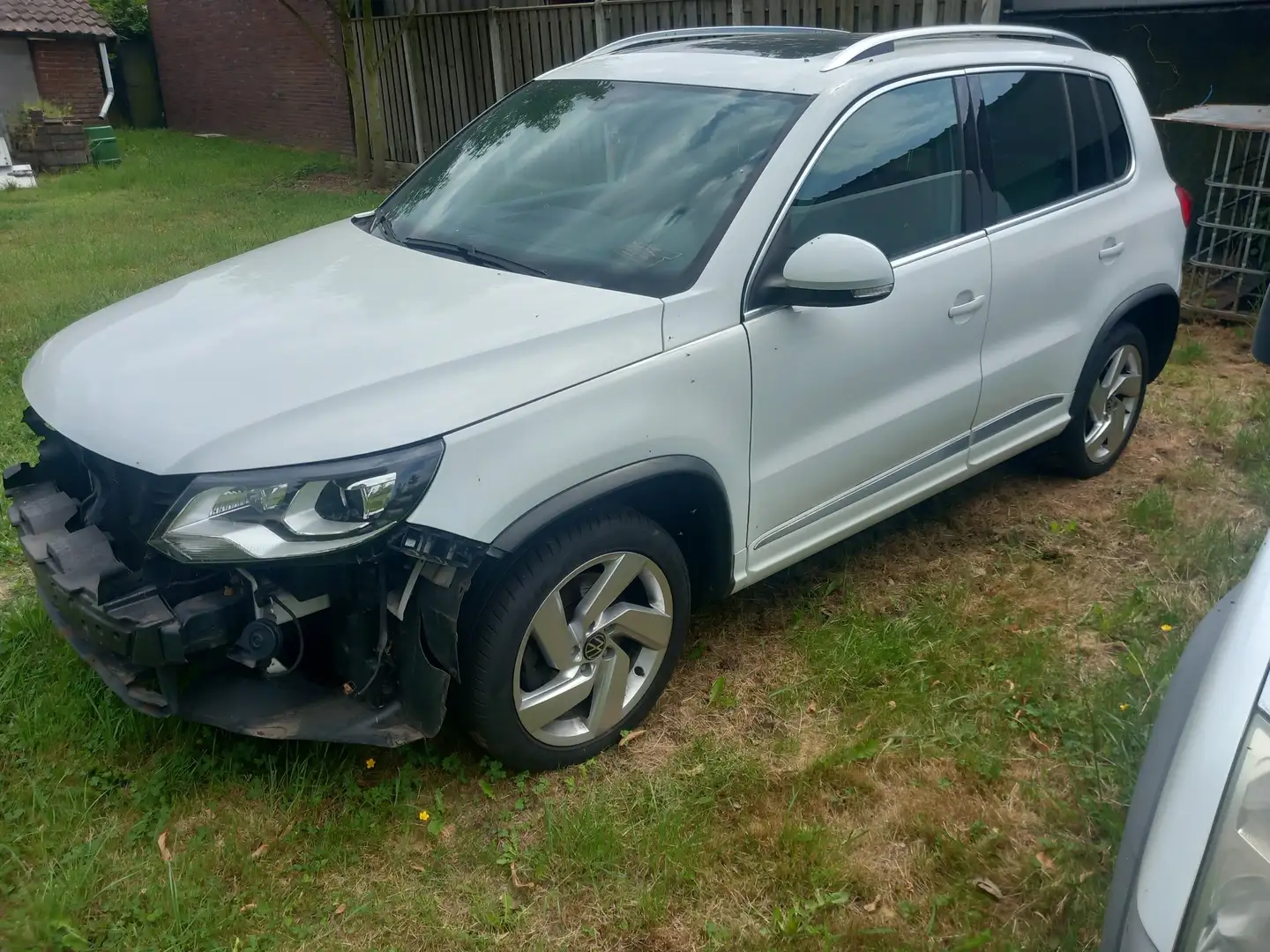 Volkswagen Tiguan 2.0 TSI Sport&St.4M Wit - 2