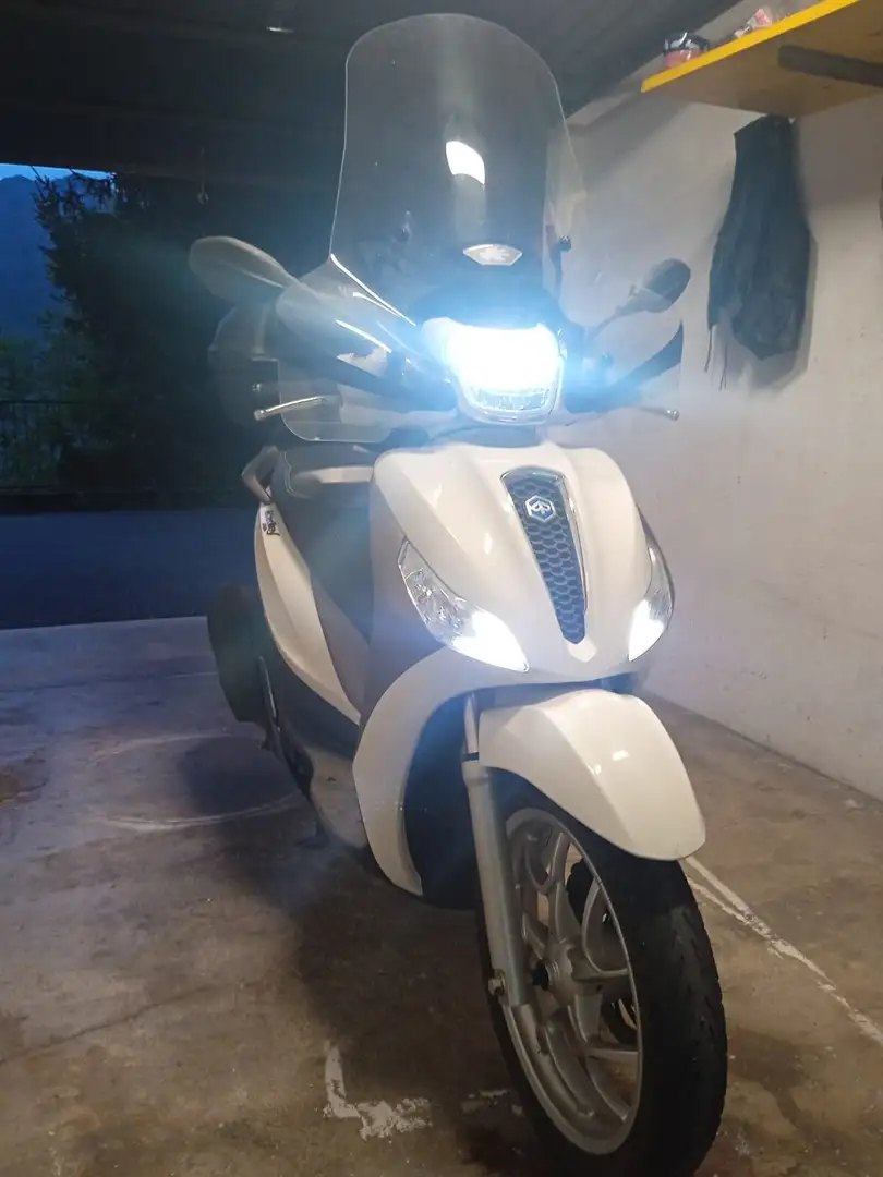 Piaggio Medley 125 Alb - 1