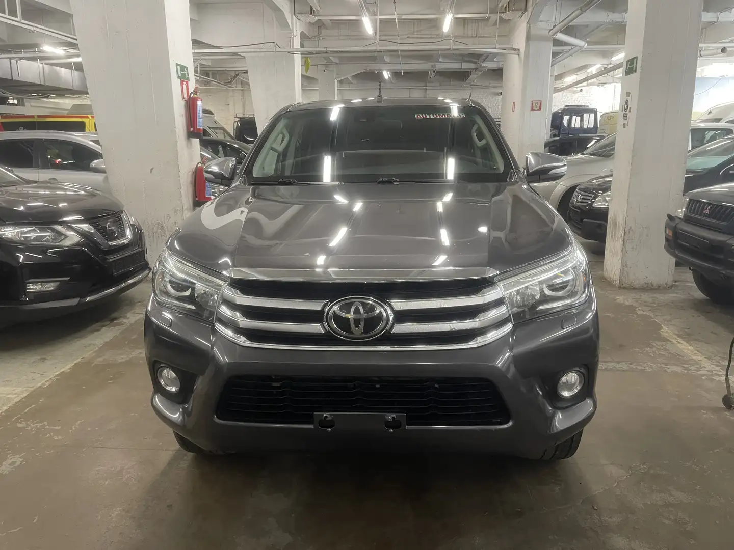 Toyota Hilux 2.4 D-4D 4WD Comfort Export Gris - 1