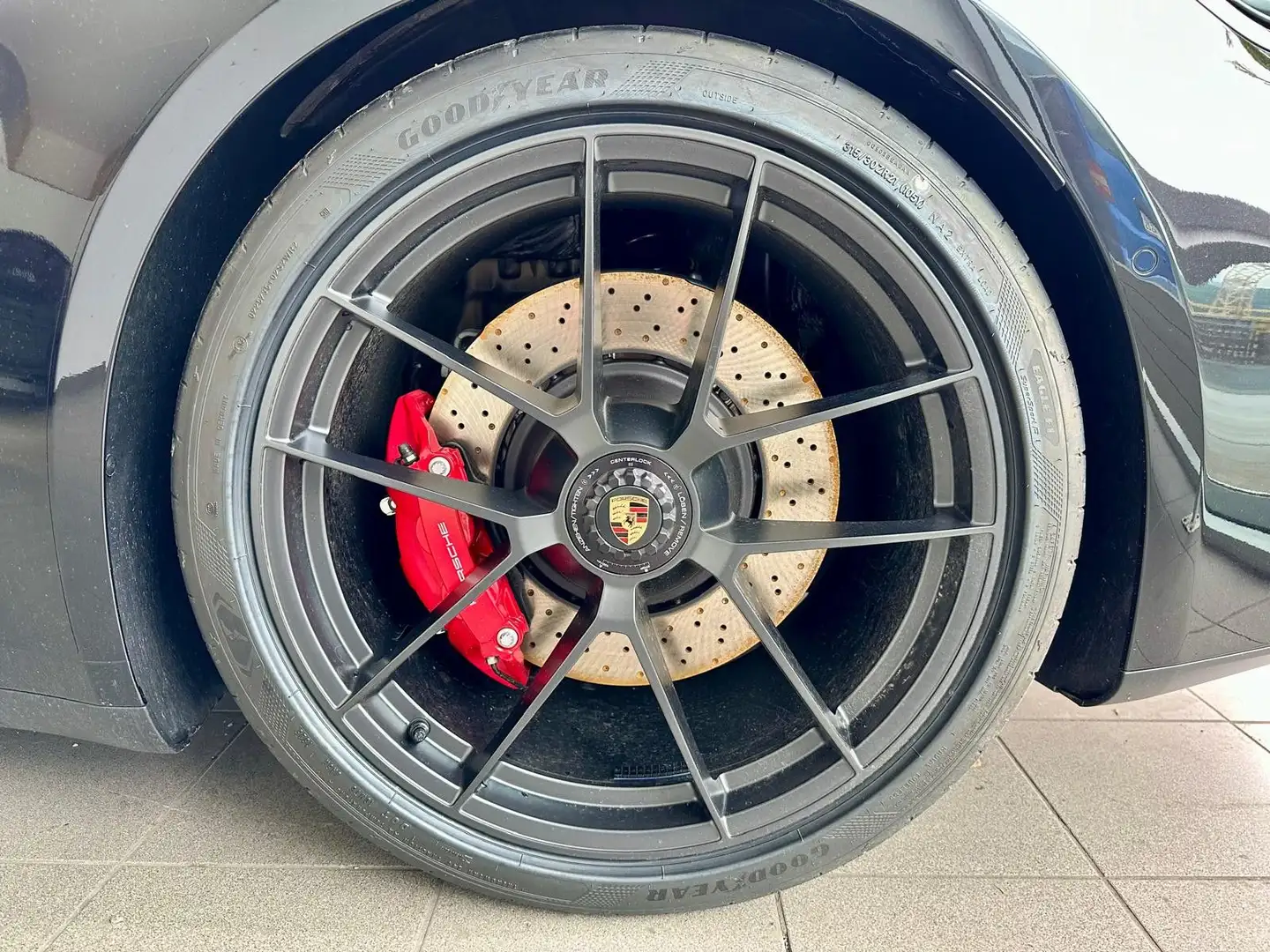 Porsche 992 Carrera 4 GTS Cabrio/sw-sw/ACC/18W/21 Negro - 2
