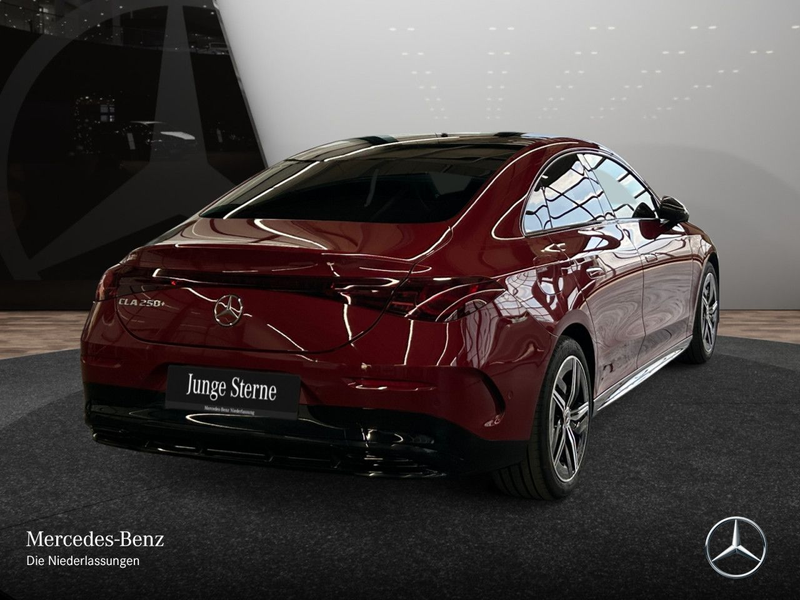 Mercedes-Benz CLA 250 AMG Pano Multibeam Distr. HUD AHK Night — photo 8