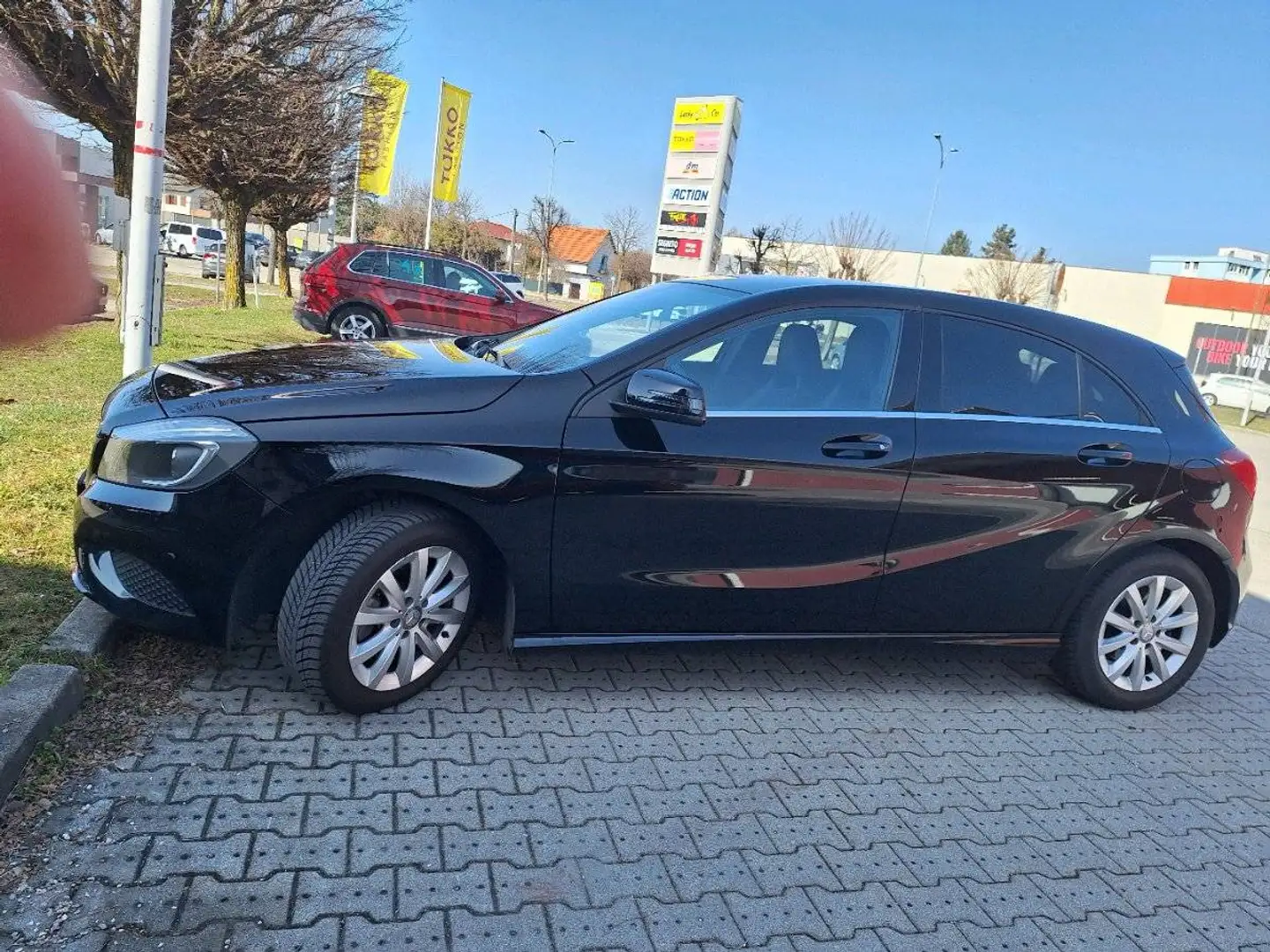 Mercedes-Benz A 180 A 180 A-Edition BlueEfficiency A-Edition Schwarz - 1