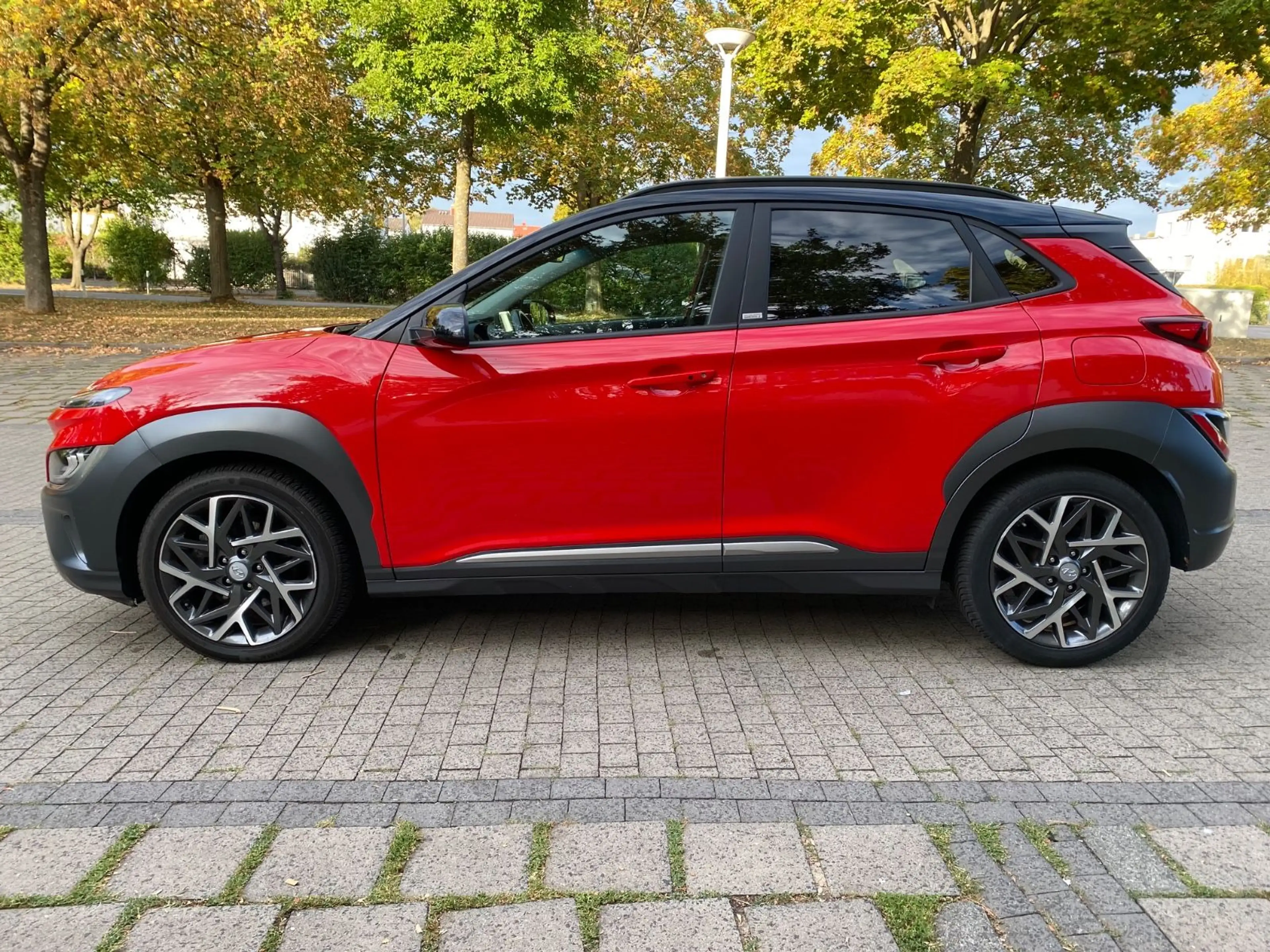 Hyundai KONA Prime Hybrid 2WD. Navi, Kamera, LED.