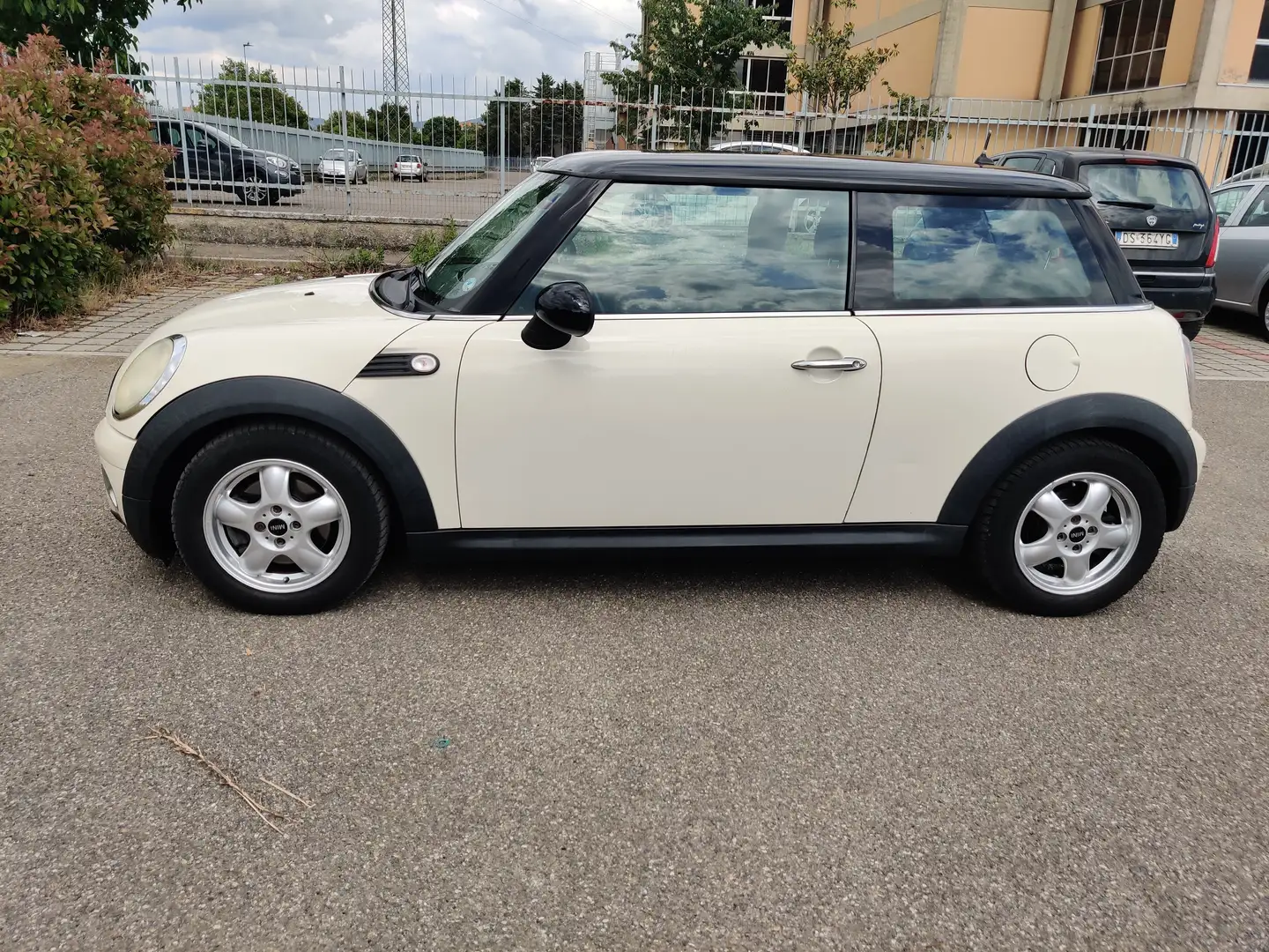 MINI Cooper D Mini 1.6 Cooper D Salt Wit - 2
