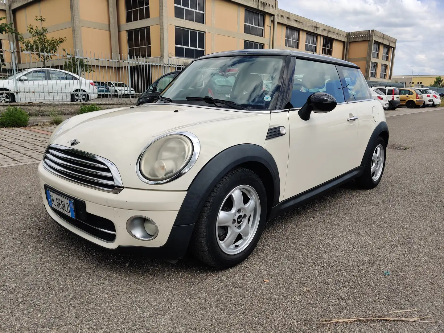 MINI Cooper D Mini 1.6 Cooper D Salt Wit - 1