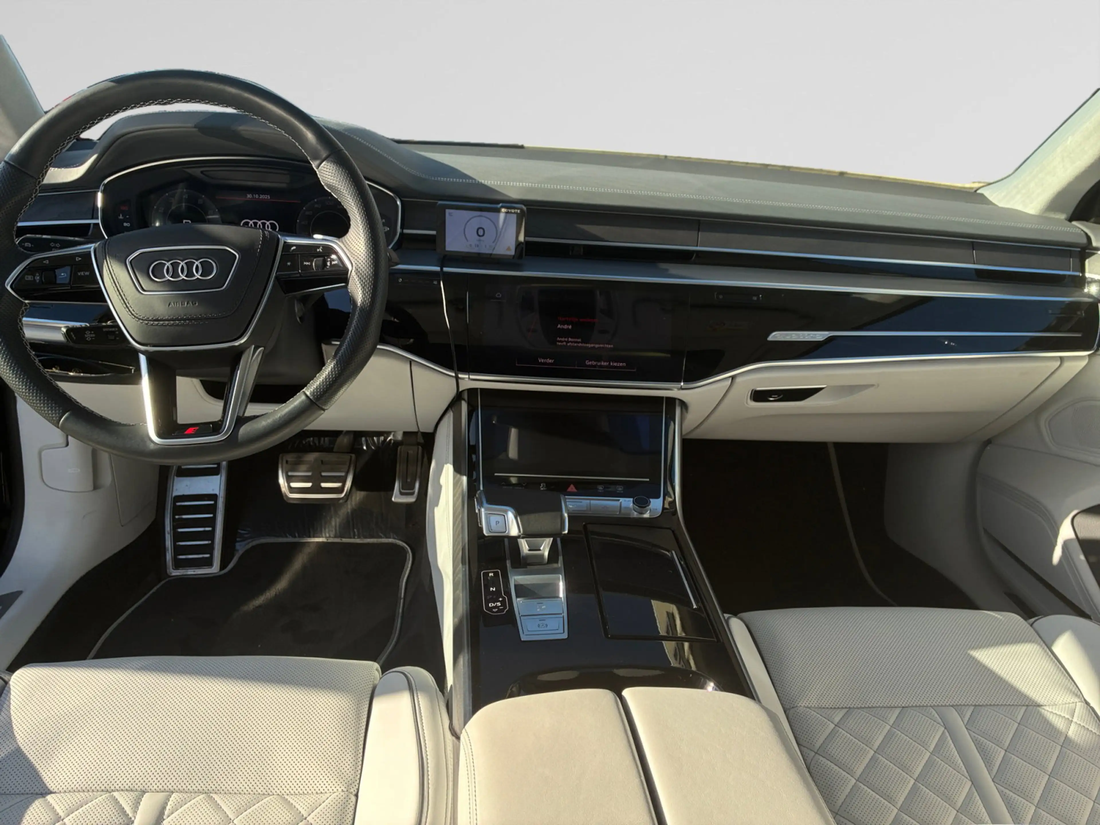 Audi S8 Audi S8   TFSI  420(571) kW(ch) tiptronic — photo 5