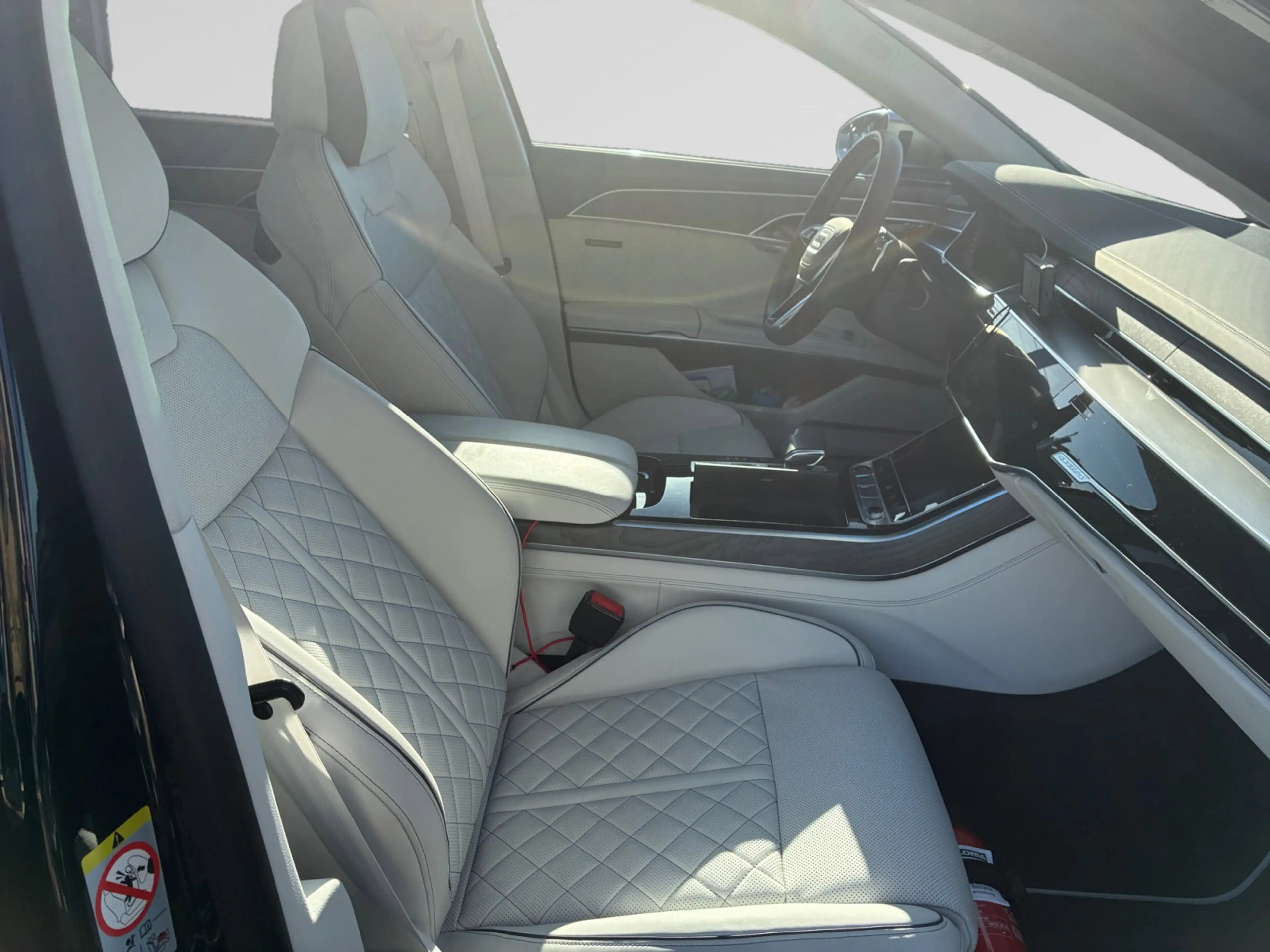 Audi S8 Audi S8   TFSI  420(571) kW(ch) tiptronic — photo 11