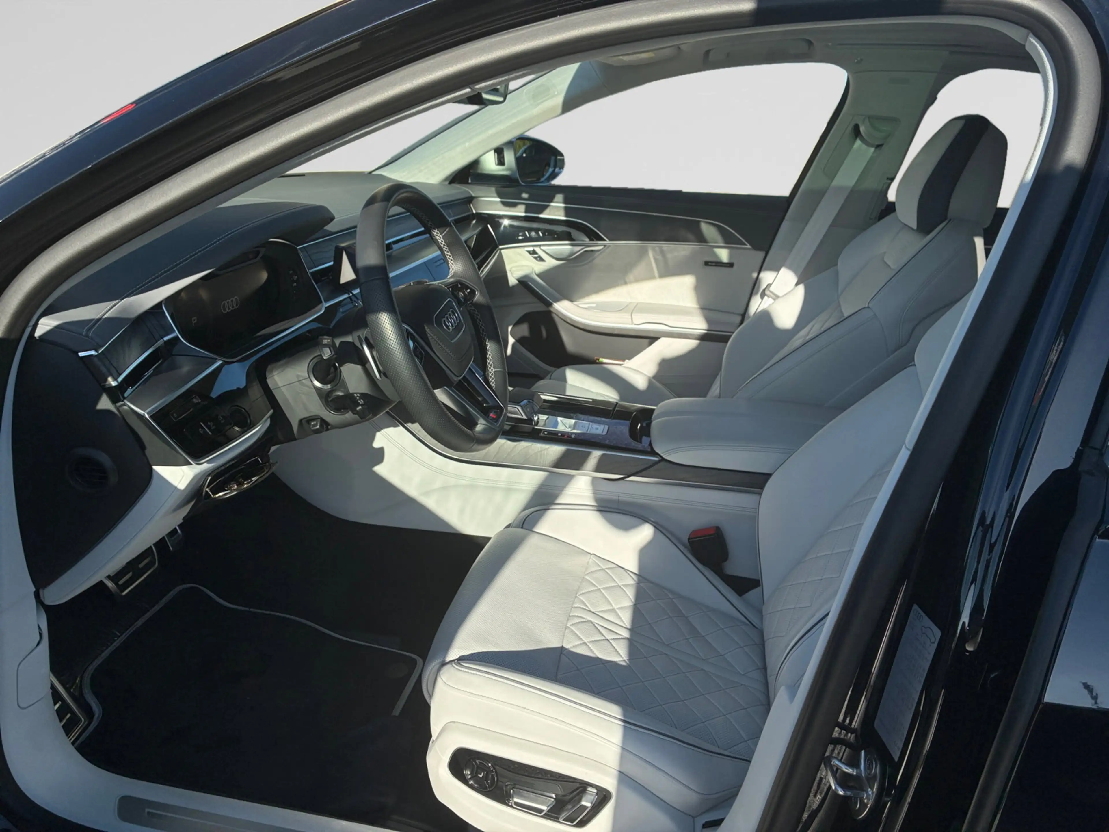Audi S8 Audi S8   TFSI  420(571) kW(ch) tiptronic — photo 10