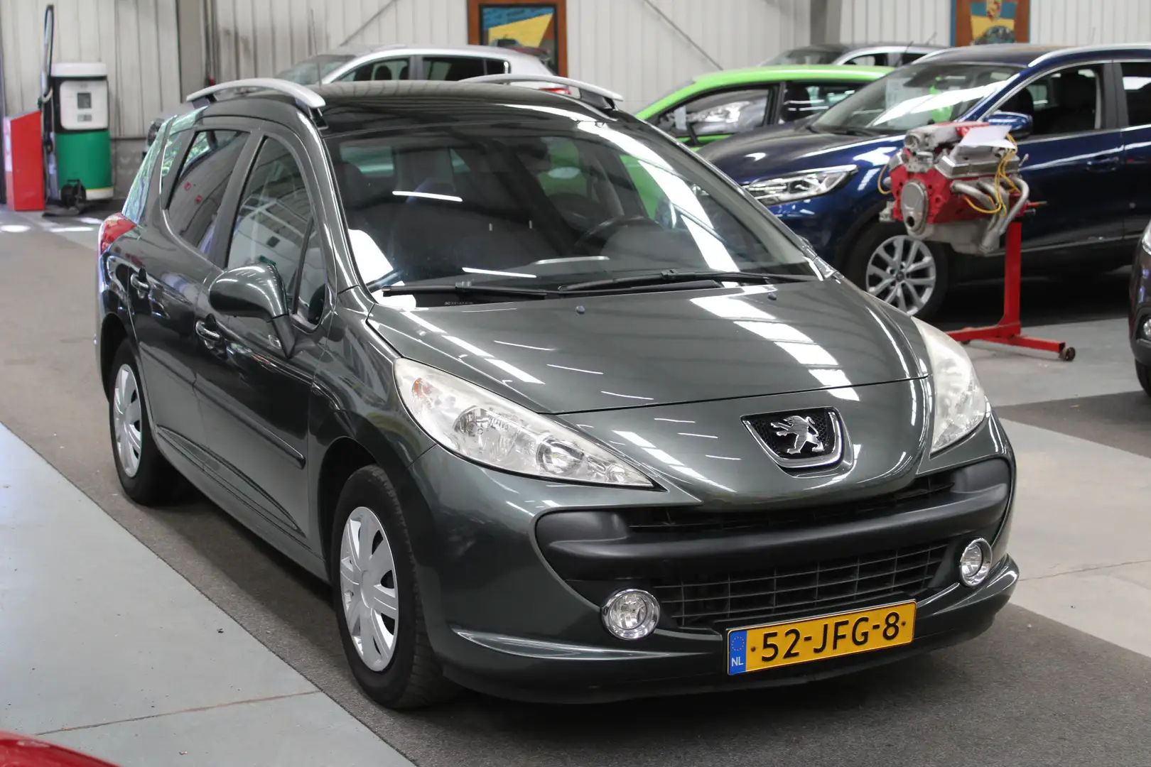 Peugeot 207 SW 1.6 VTi XS Automaat Panoramadak, NAP, Airco, Tr Grijs - 2