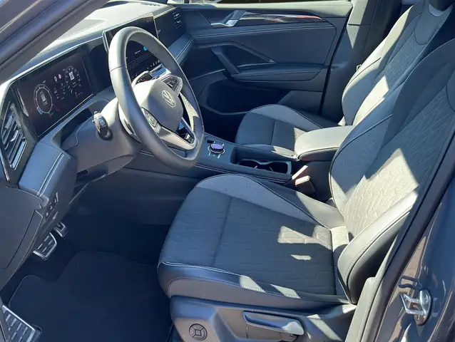 Volkswagen Tiguan view 14
