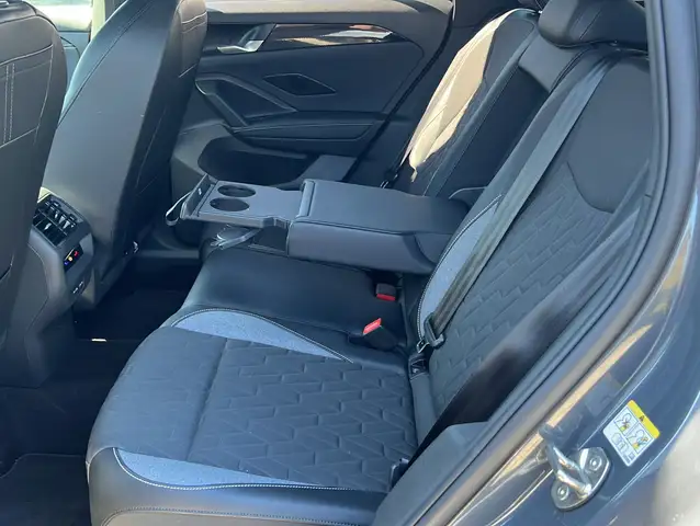Volkswagen Tiguan view 23