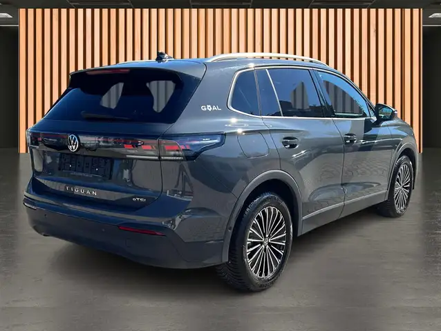 Volkswagen Tiguan view 7