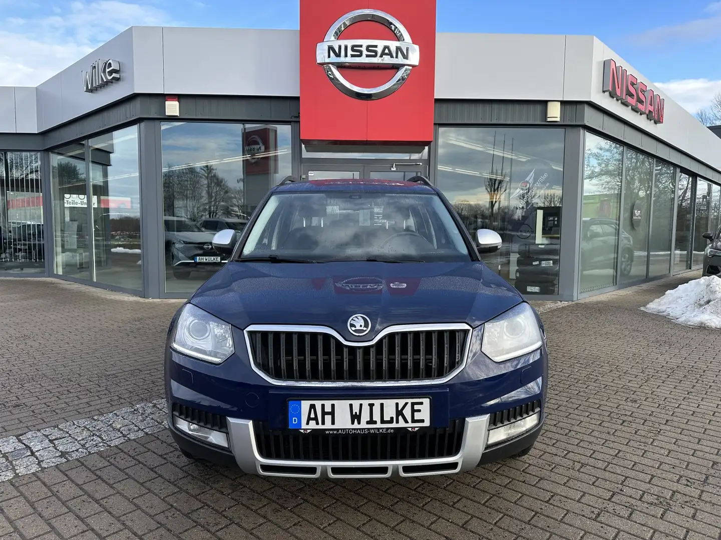 Skoda Yeti 2.0 TDI Ambition Outdoor /XENON/AHK/1 HAND Blau - 2