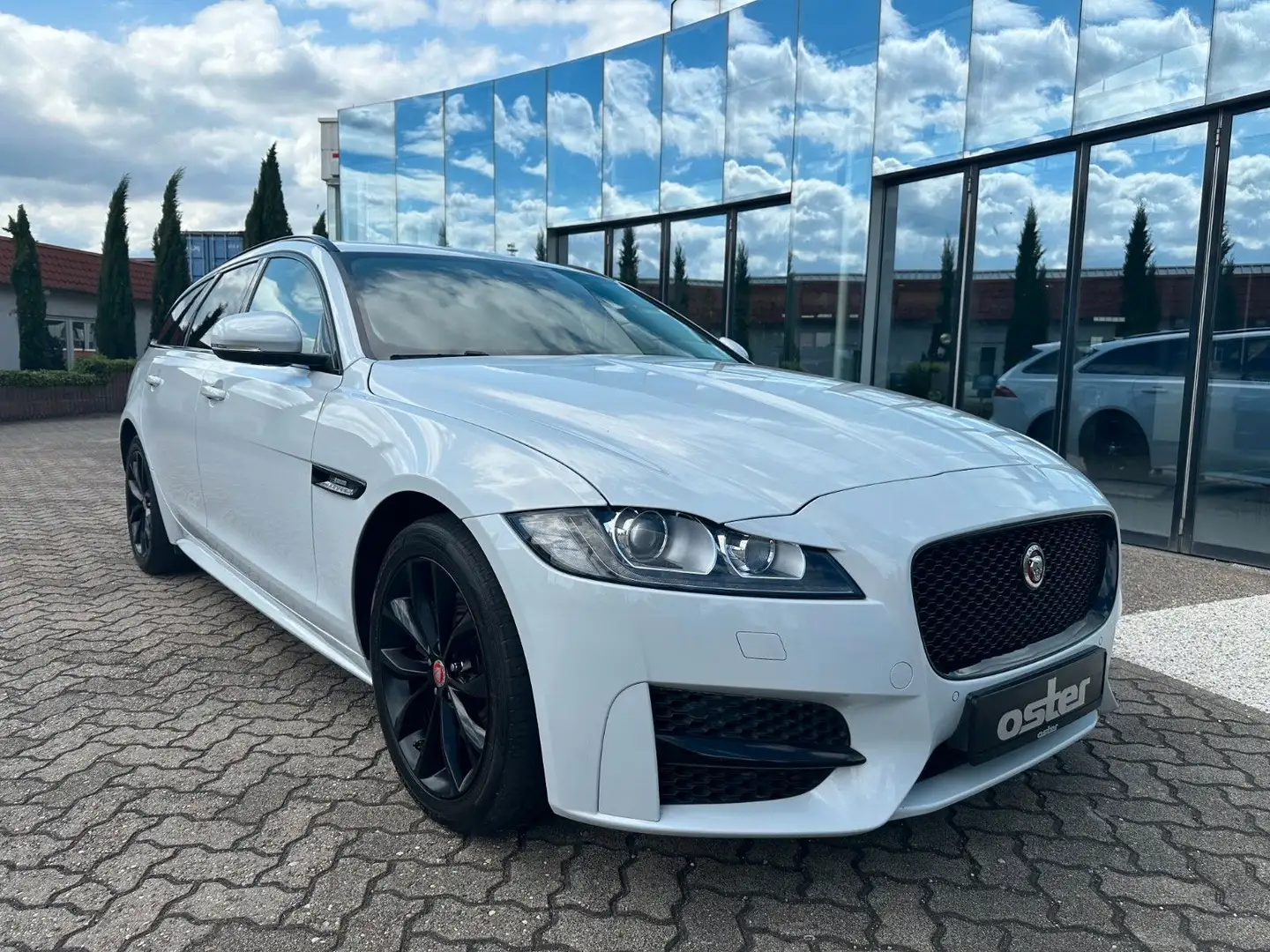 Jaguar XF 25d Sportbrake R-Sport AWD|Black Pack Blanco - 2