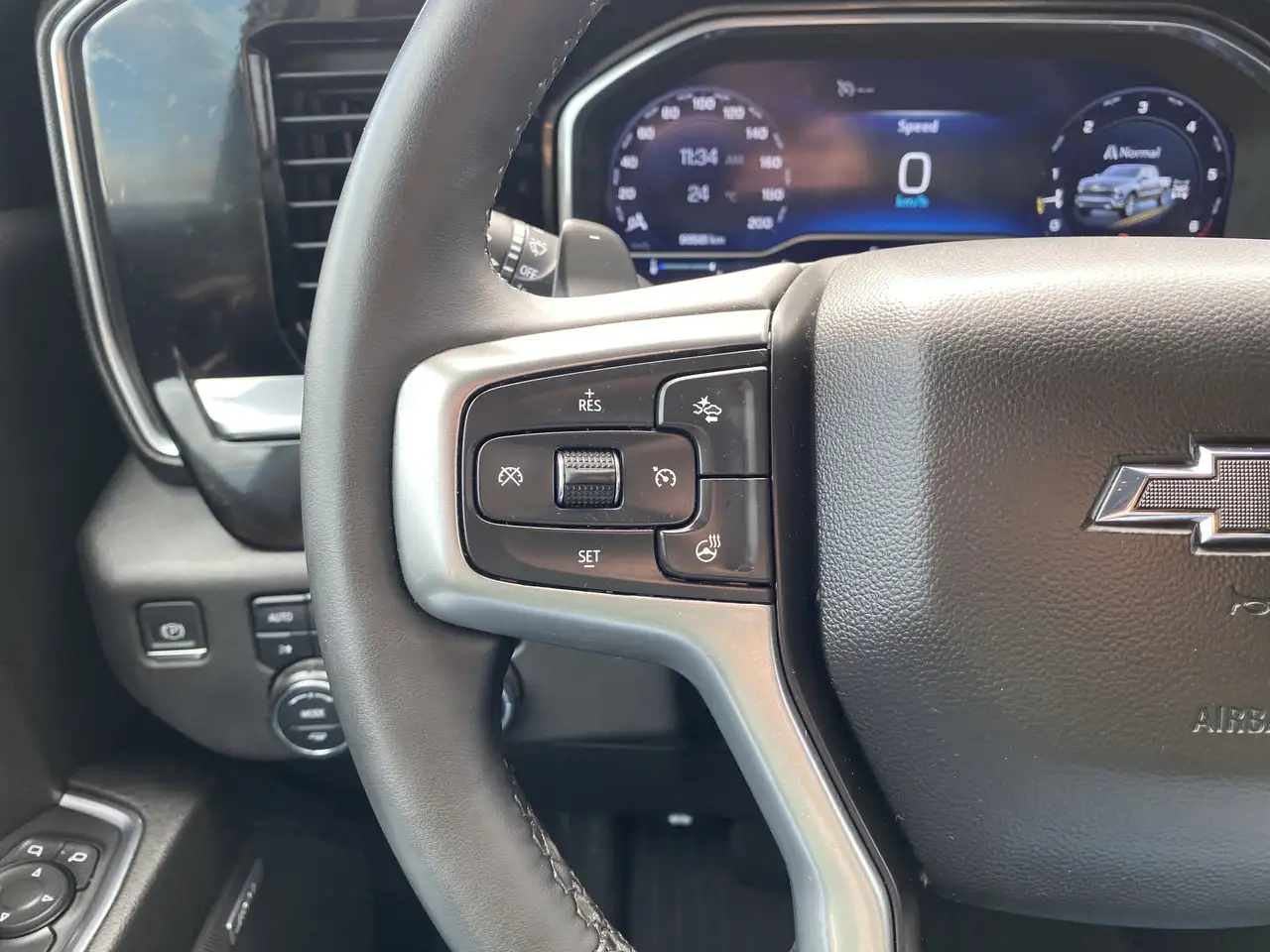 Chevrolet Silverado 1500 снимка Chevrolet Silverado 1500