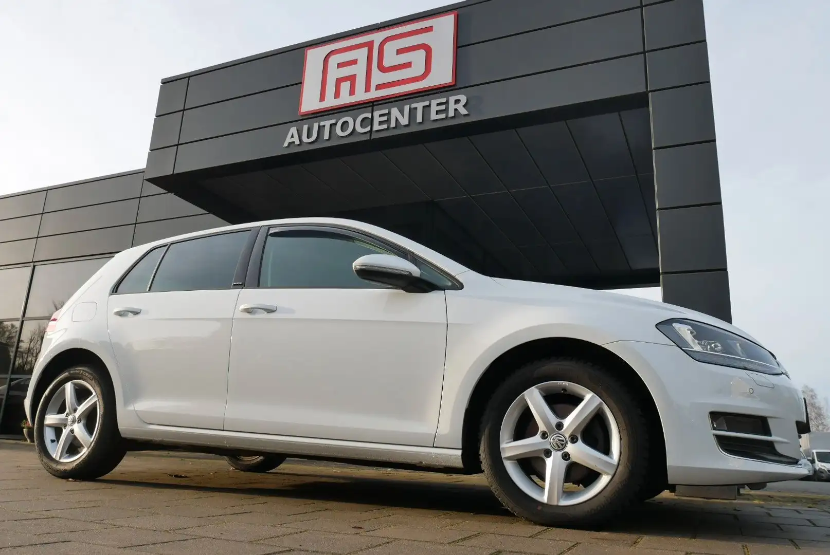 Volkswagen Golf VII Lim. Allstar DSG Xenon Navi PDC Blanc - 1