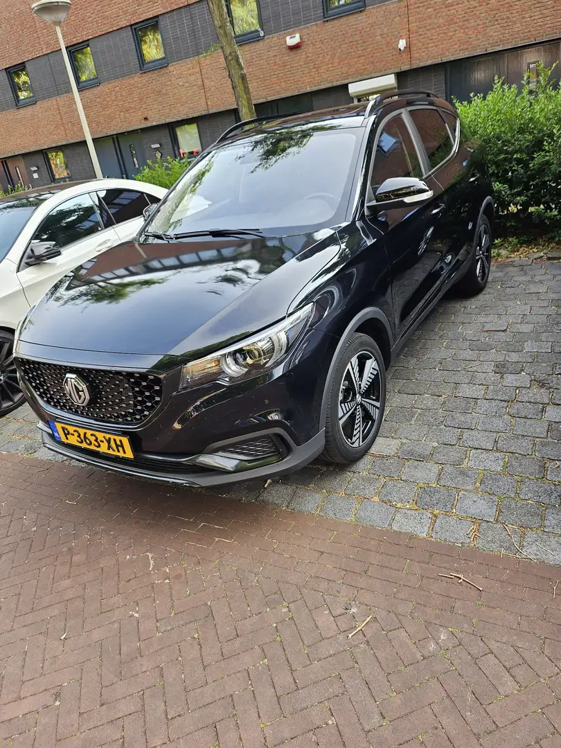 MG ZS Luxury 45 kWh Černá - 1