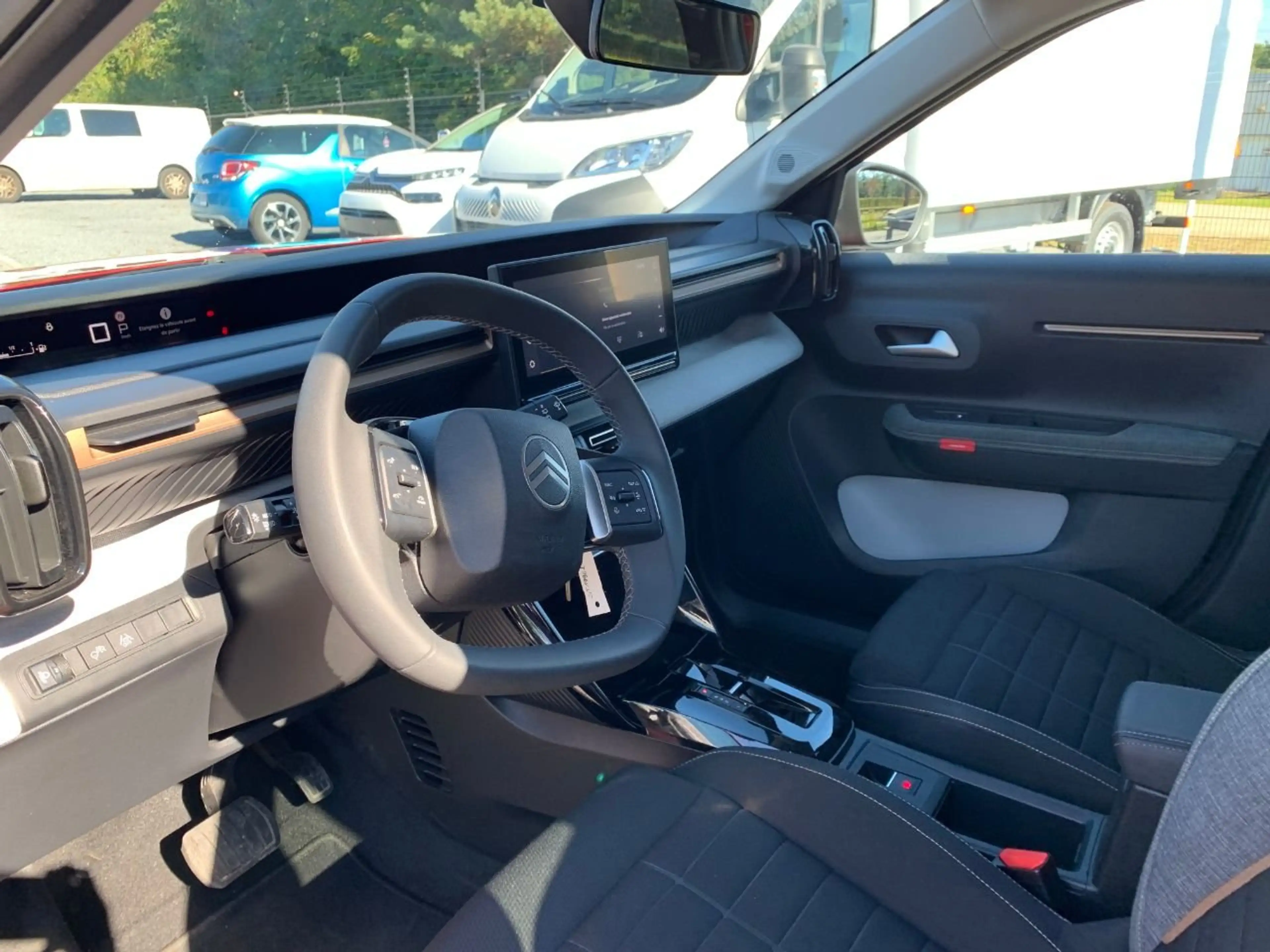 Citroen C3 Aircross Hybrid 145 PLUS — photo 12