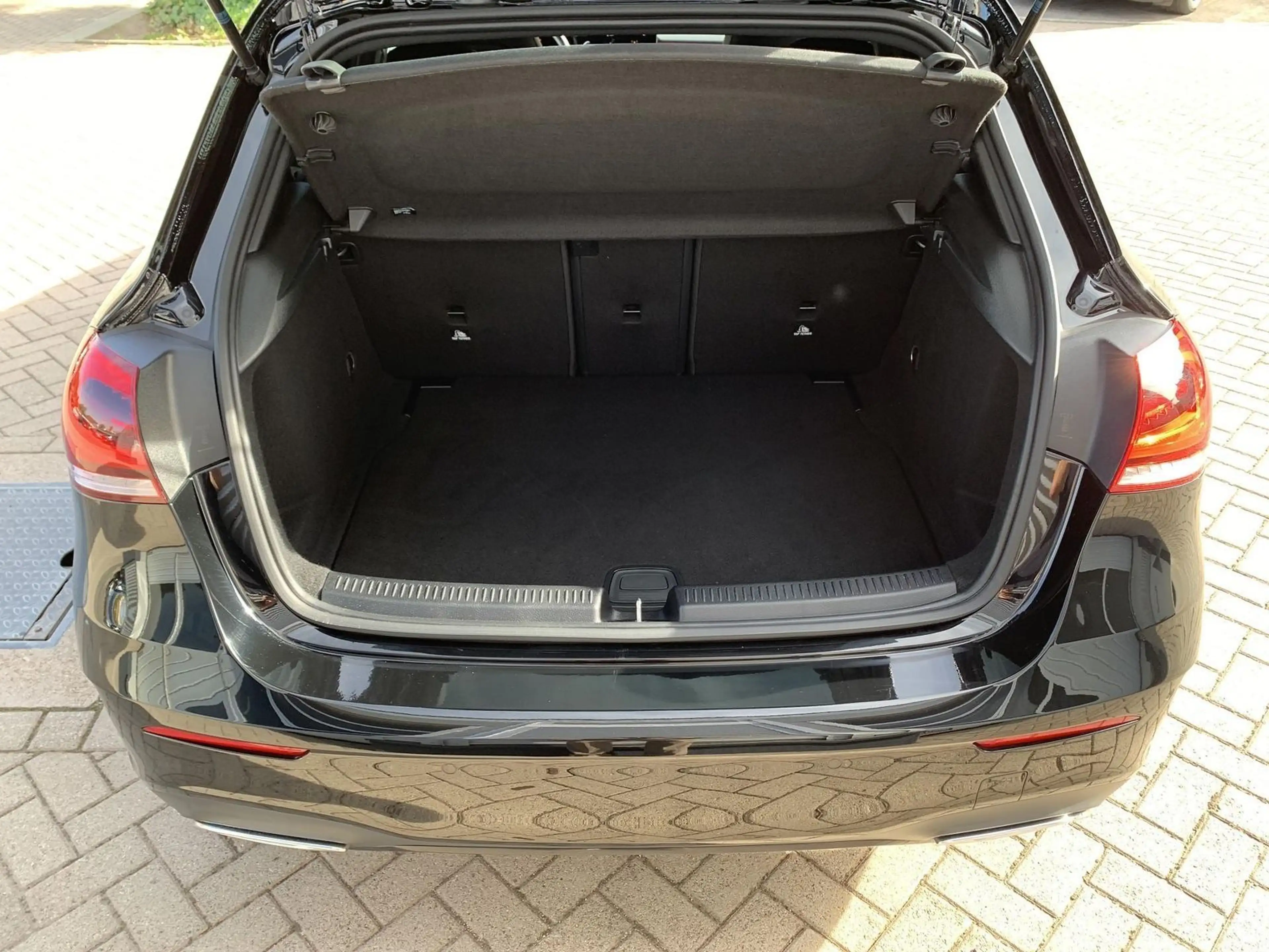 Mercedes-Benz A 200 A200 AMG-Line AHK+Night+Distronic+Kamera+DAB — photo 6