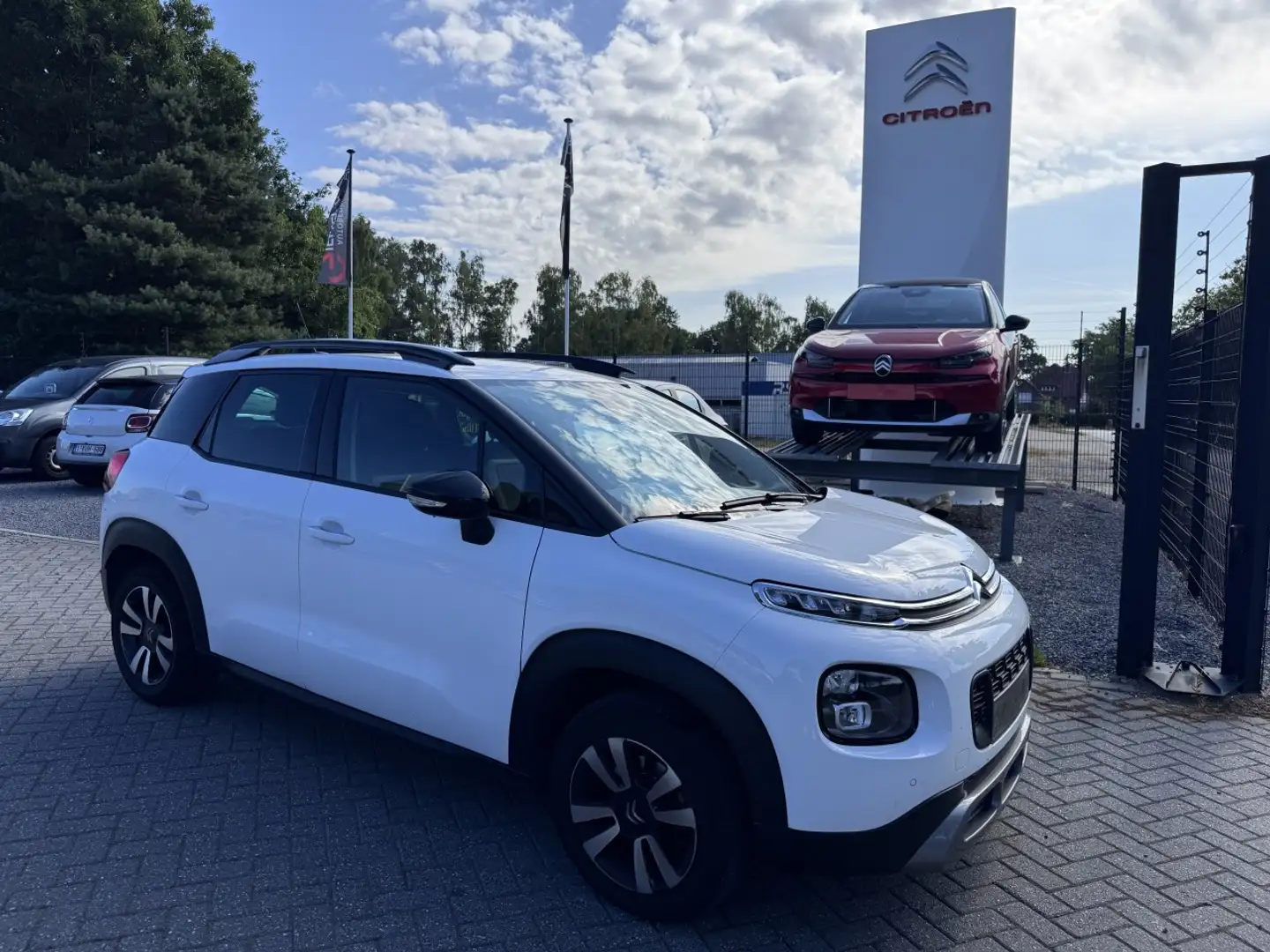 Citroen C3 Aircross 1.2 Turbo 110 Automaat Shine Wit - 1