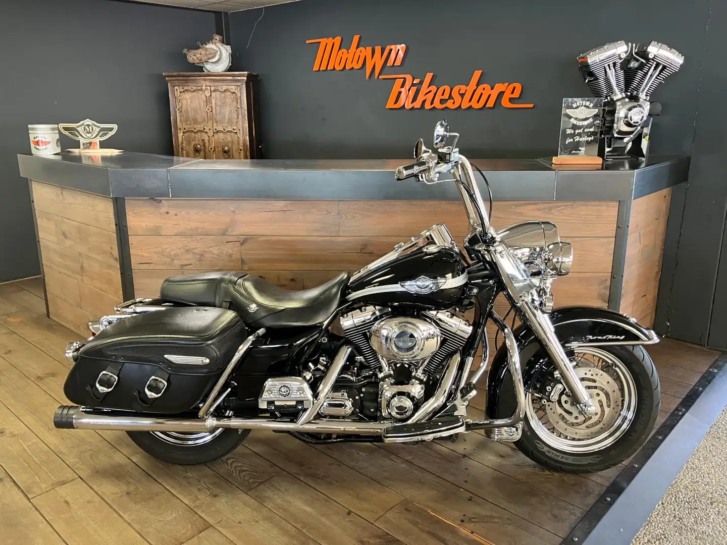Harley-Davidson Road King FLHRCI Roadking 100th Anniversary Screamin Eagle E Zwart - 1