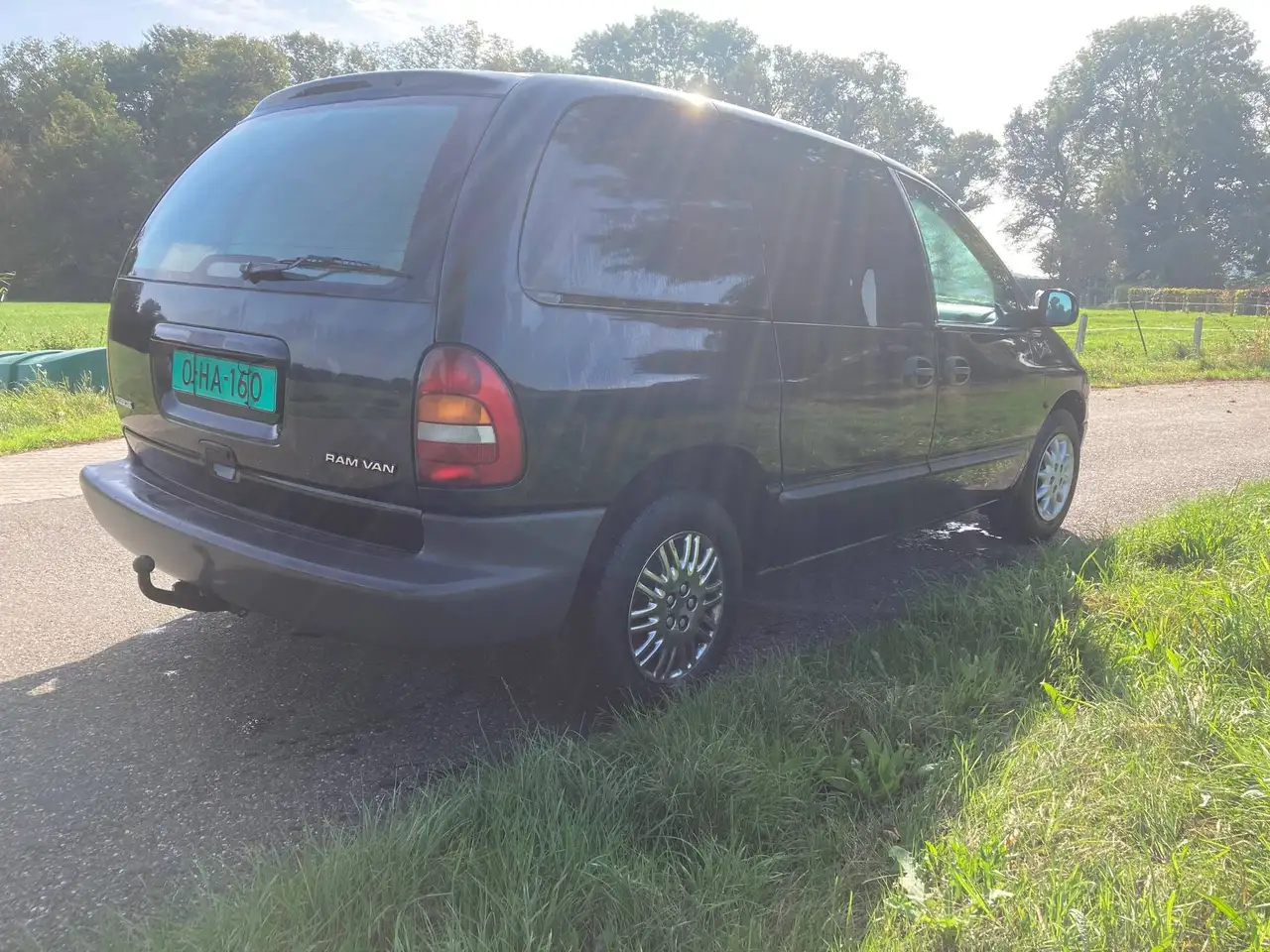Dodge Ram Van 2.5 Turbo diesel, bedrijfswagen, foto 3