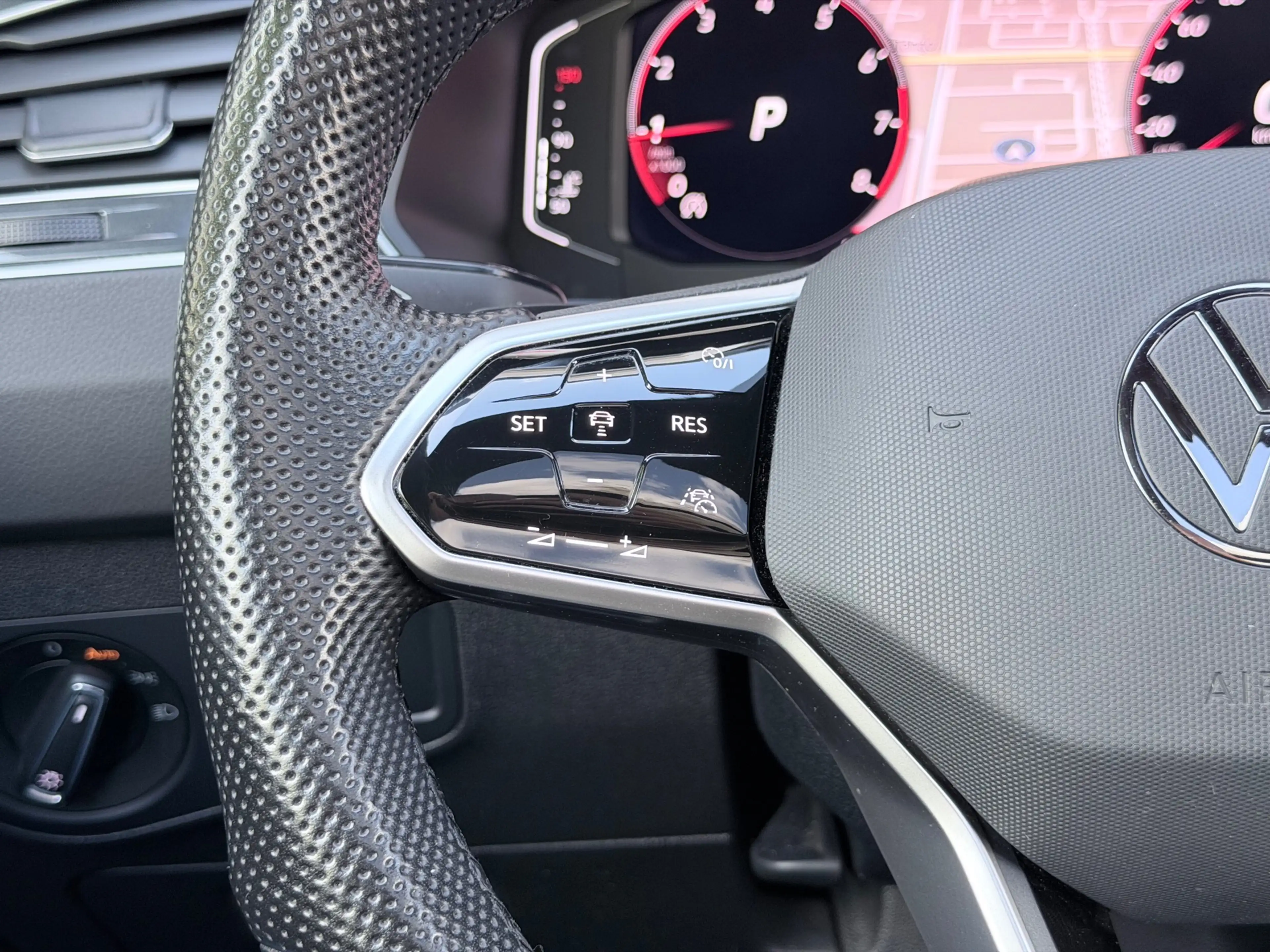 Volkswagen Tiguan 1.5 TSI R-Line Pano/Leer/360/Keyless — photo 13