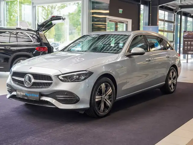 Mercedes-Benz C-Class view 5