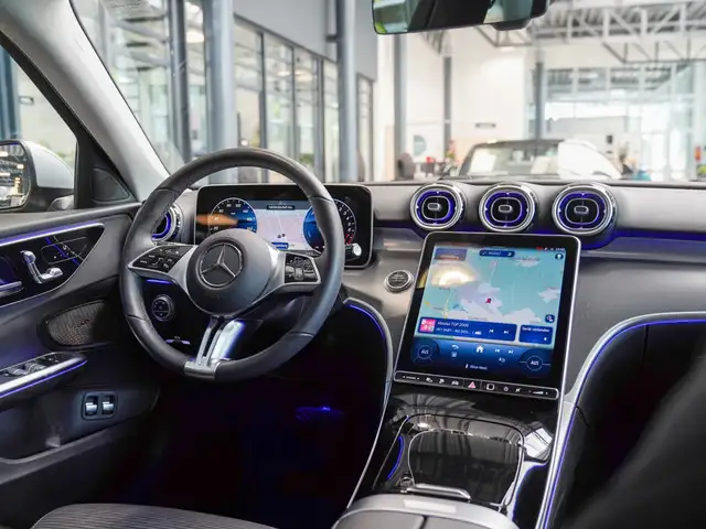 Mercedes-Benz C-Class view 10