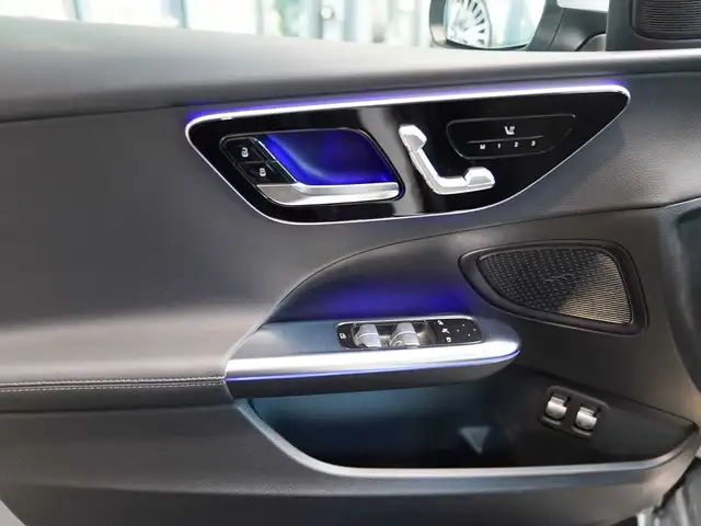 Mercedes-Benz C-Class view 15