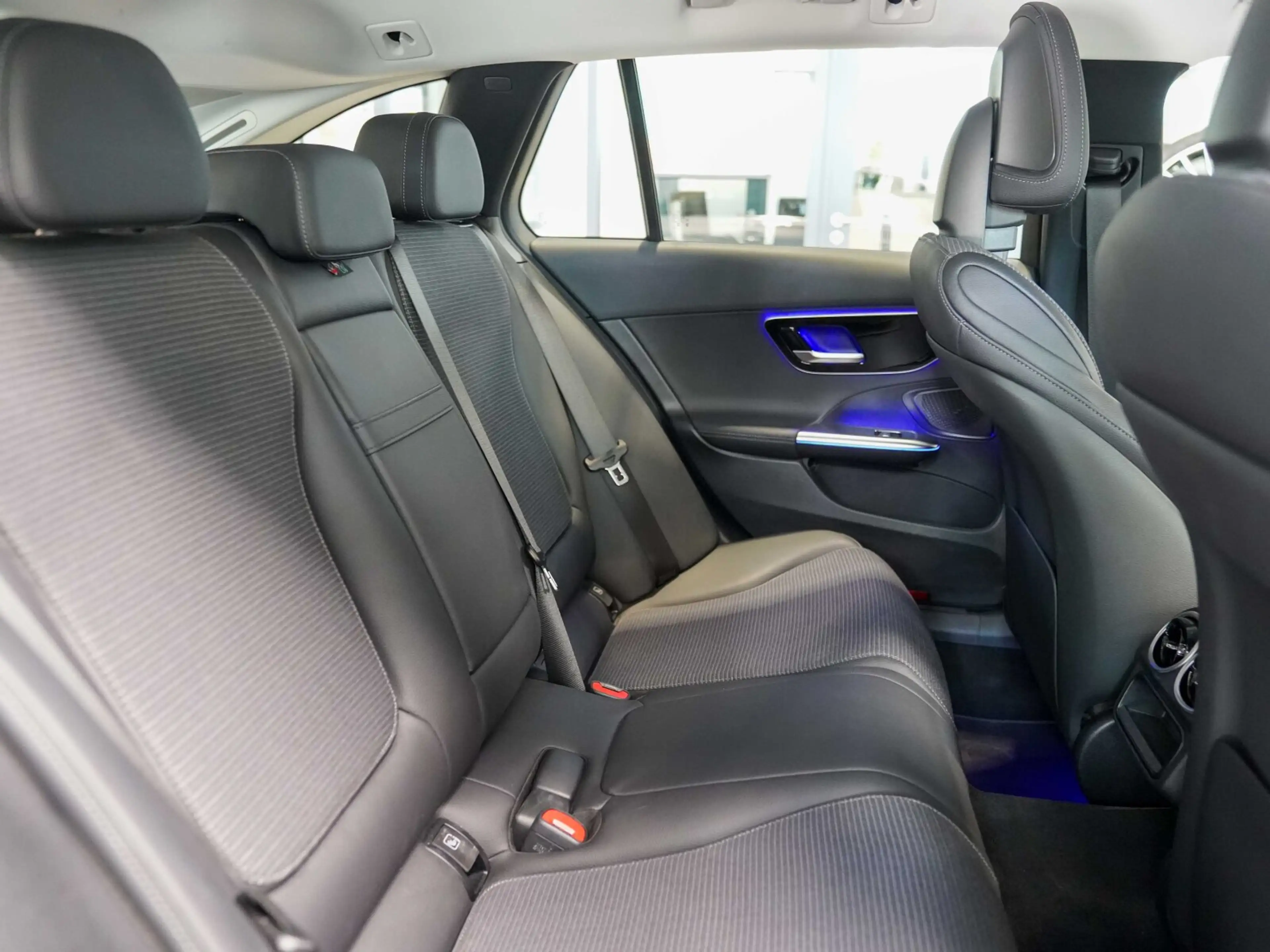 Mercedes-Benz C 300 C 300 e T AVANTGARDE Anhängevorrichtung CarPlay — photo 9