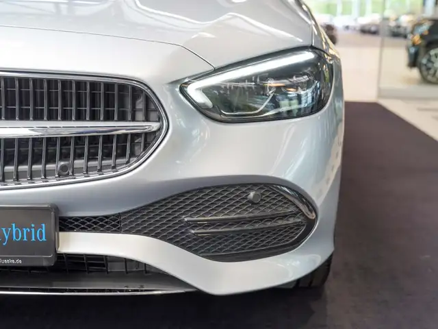Mercedes-Benz C-Class view 6