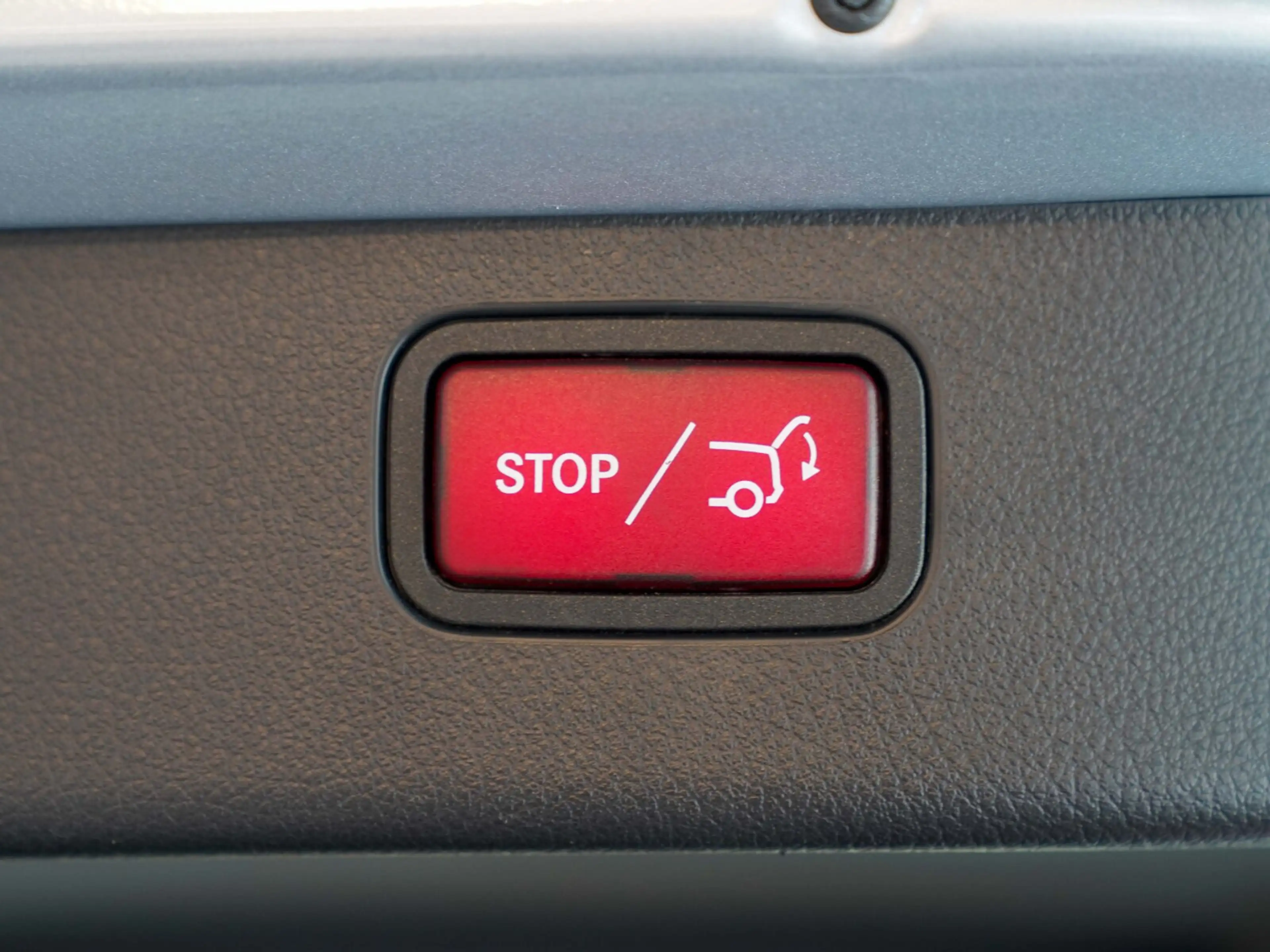 Mercedes-Benz C 300 C 300 e T AVANTGARDE Anhängevorrichtung CarPlay — photo 13