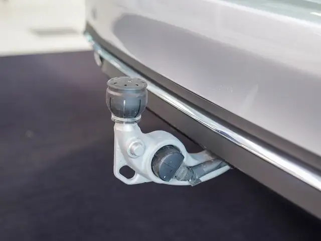 Mercedes-Benz C-Class view 12