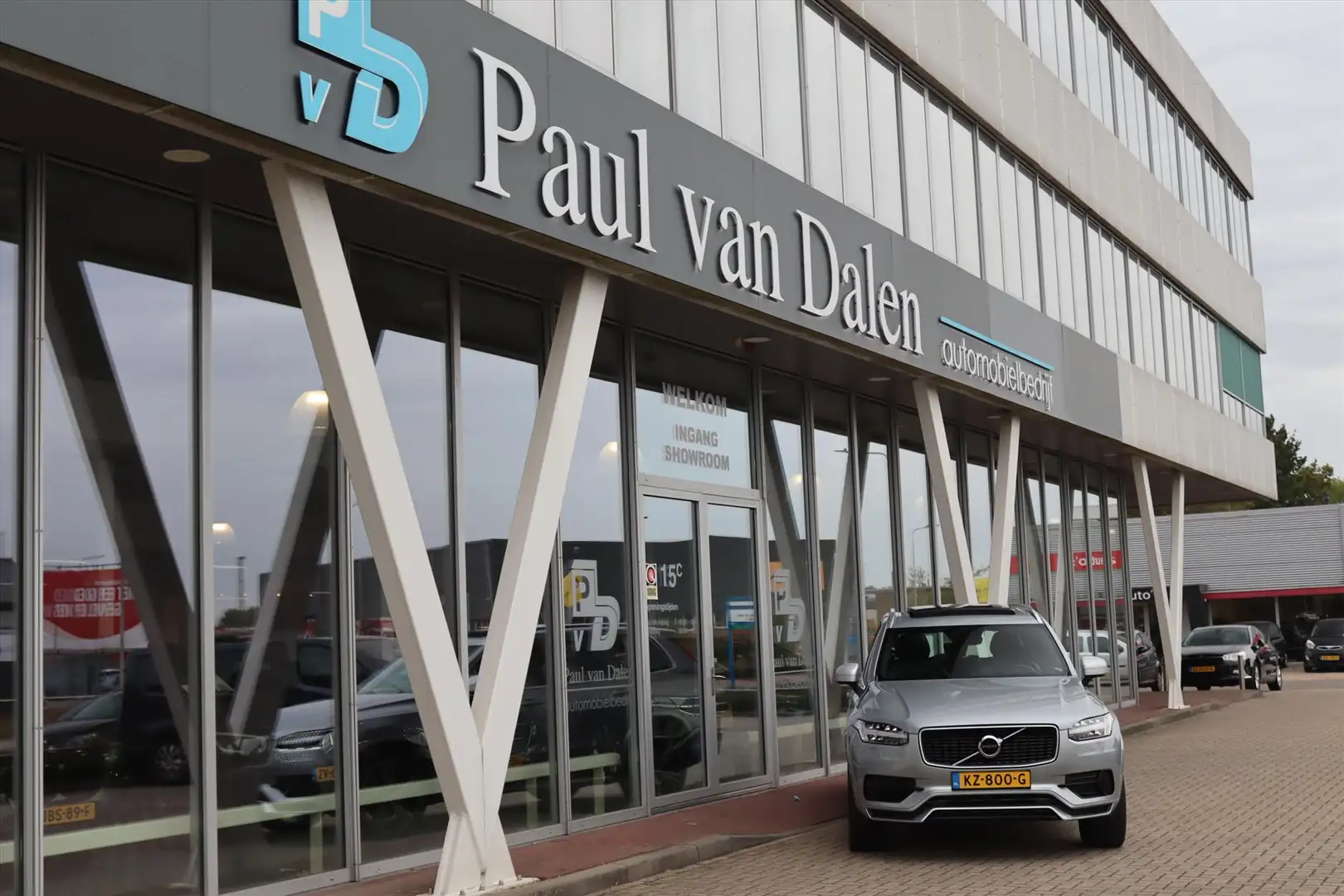 Volvo XC90 2.0 T8 TWIN ENGINE AWD R-DESIGN 7 PERS. | Panorama Gris - 2