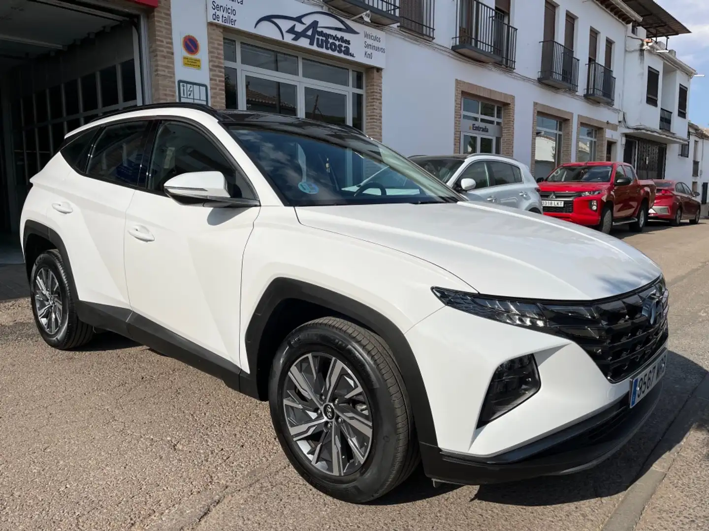Hyundai TUCSON 1.6 TGDI HEV Nline Sky AT Weiß - 1