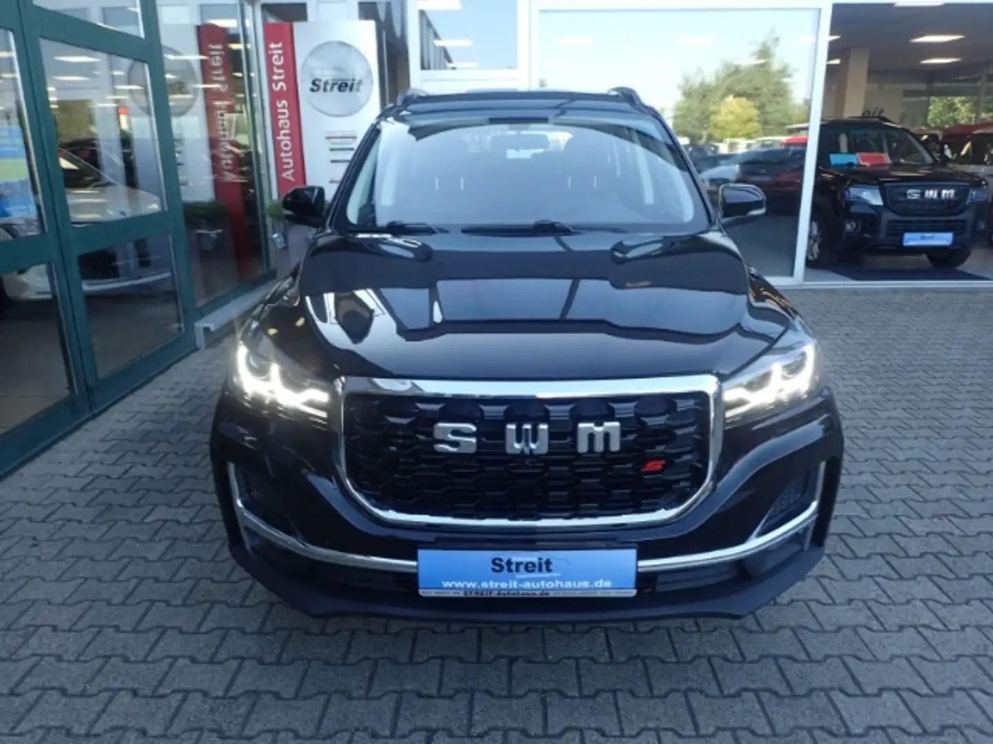 SWM G05 Pro El. Panodach Leder digitales Cockpit Apple Car Schwarz - 2