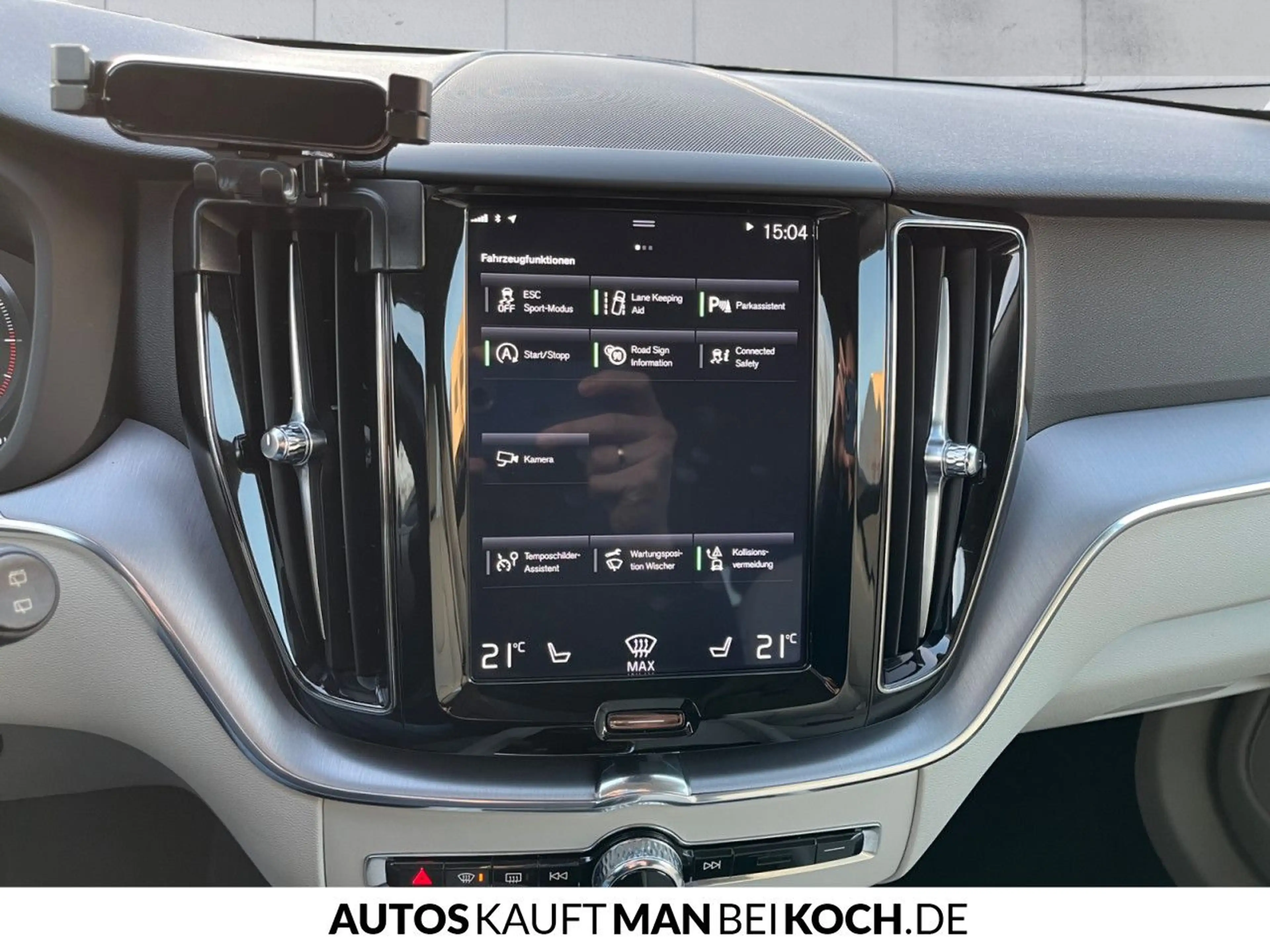 Volvo XC60 B5D AWD Momenentum Pro Kamera AHK Leder Navi — photo 13