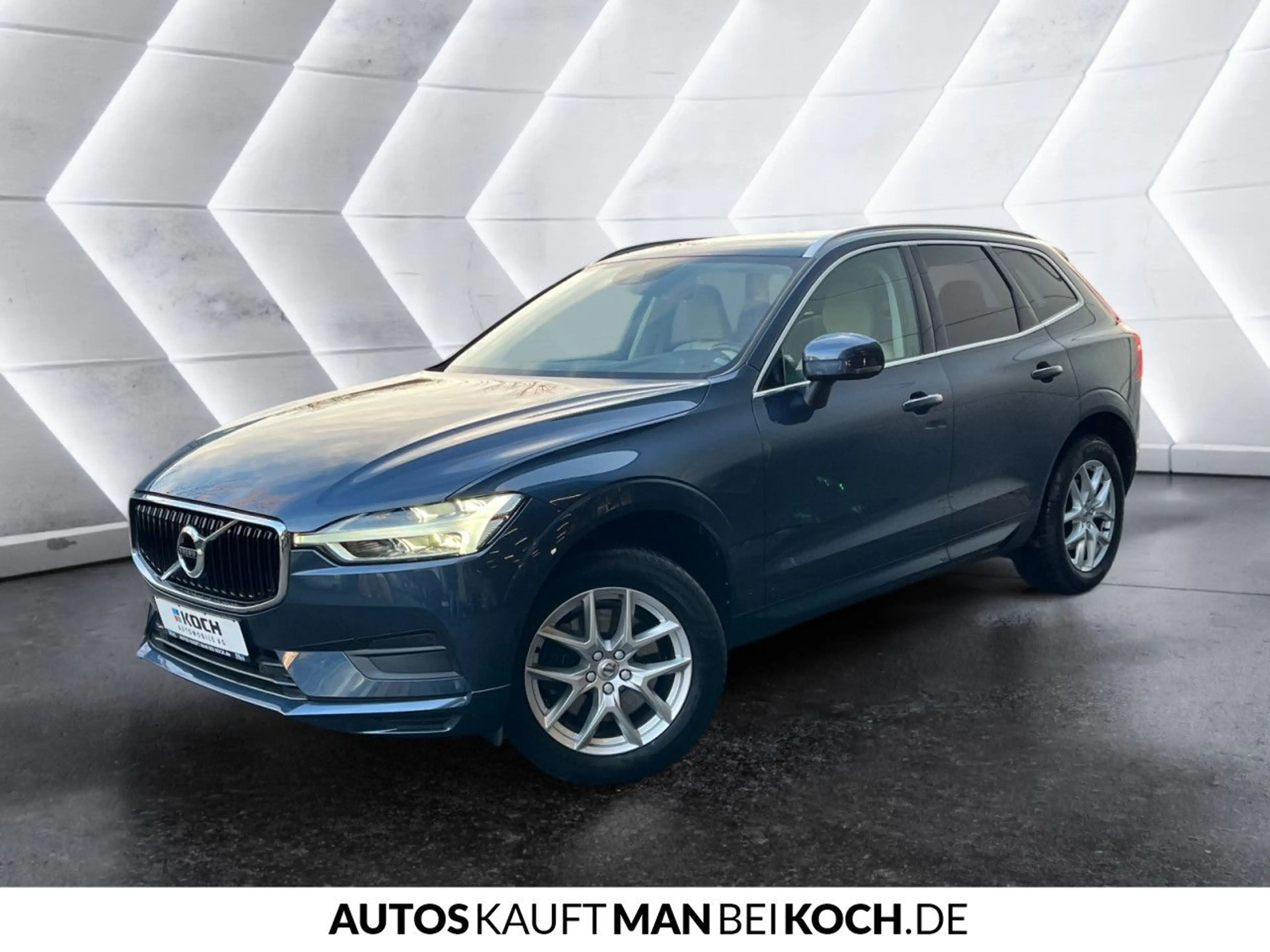 Volvo XC60 B5D AWD Momenentum Pro Kamera AHK Leder Navi — photo 3