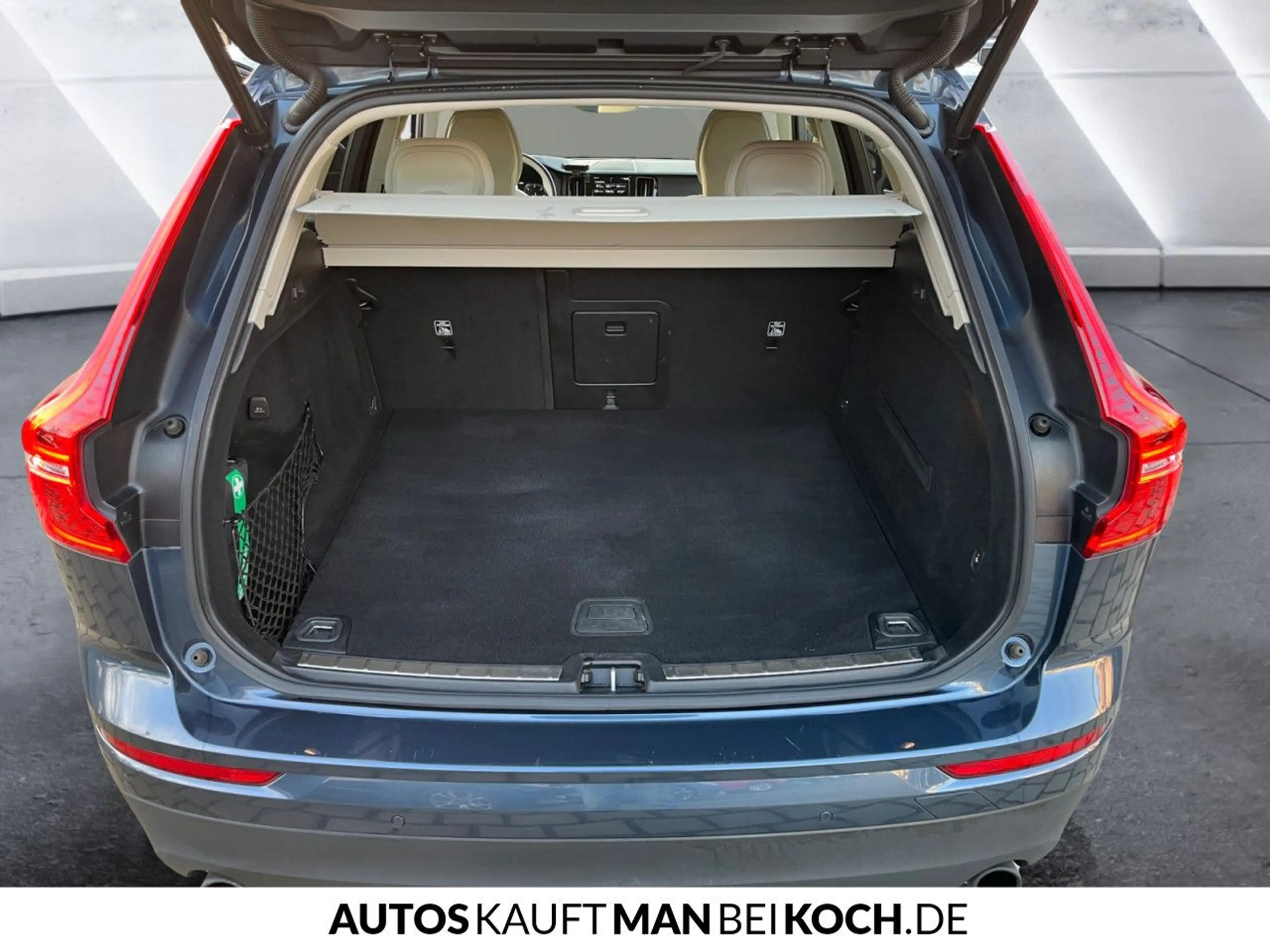 Volvo XC60 B5D AWD Momenentum Pro Kamera AHK Leder Navi — photo 15