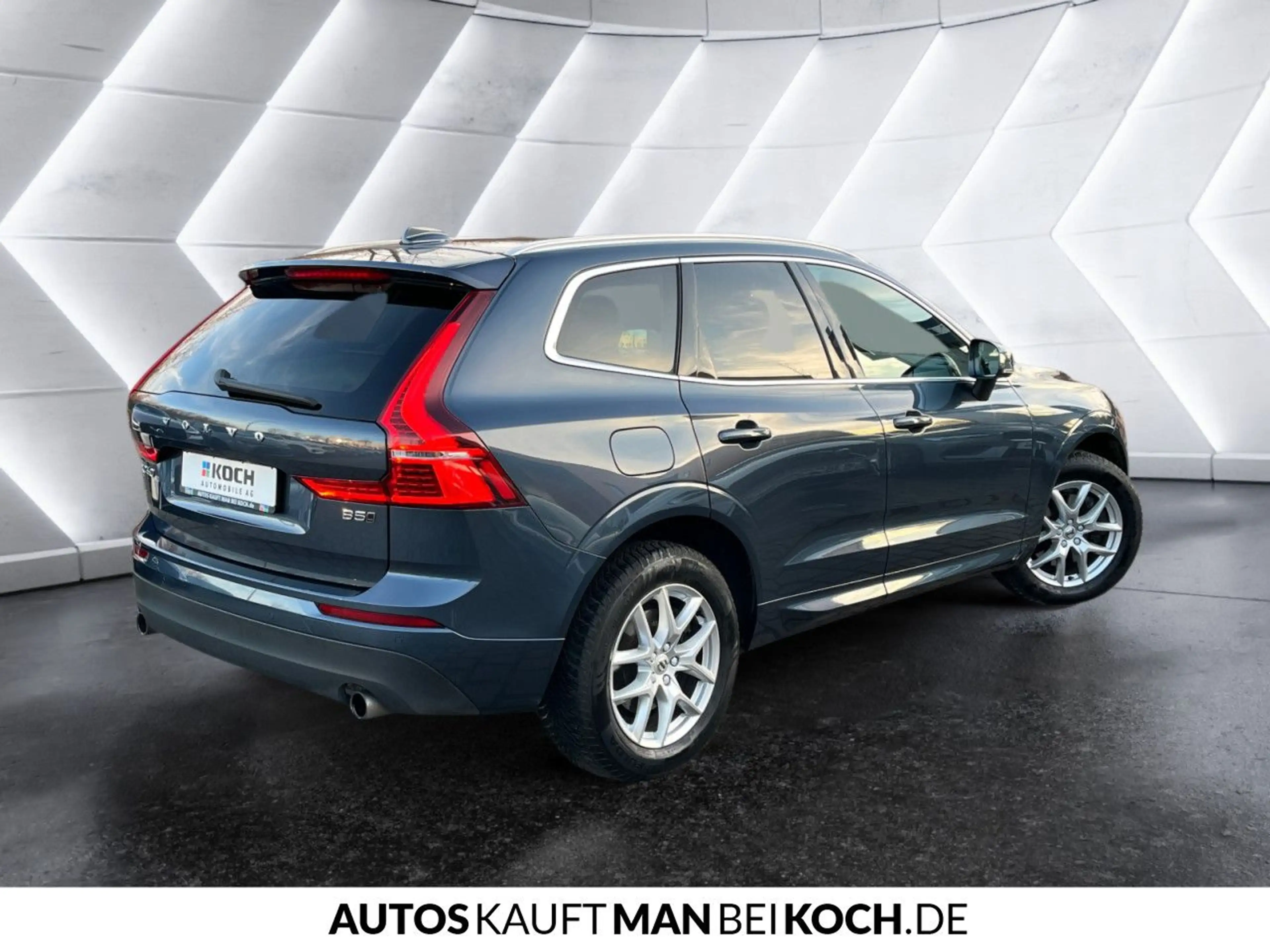 Volvo XC60 B5D AWD Momenentum Pro Kamera AHK Leder Navi — photo 5