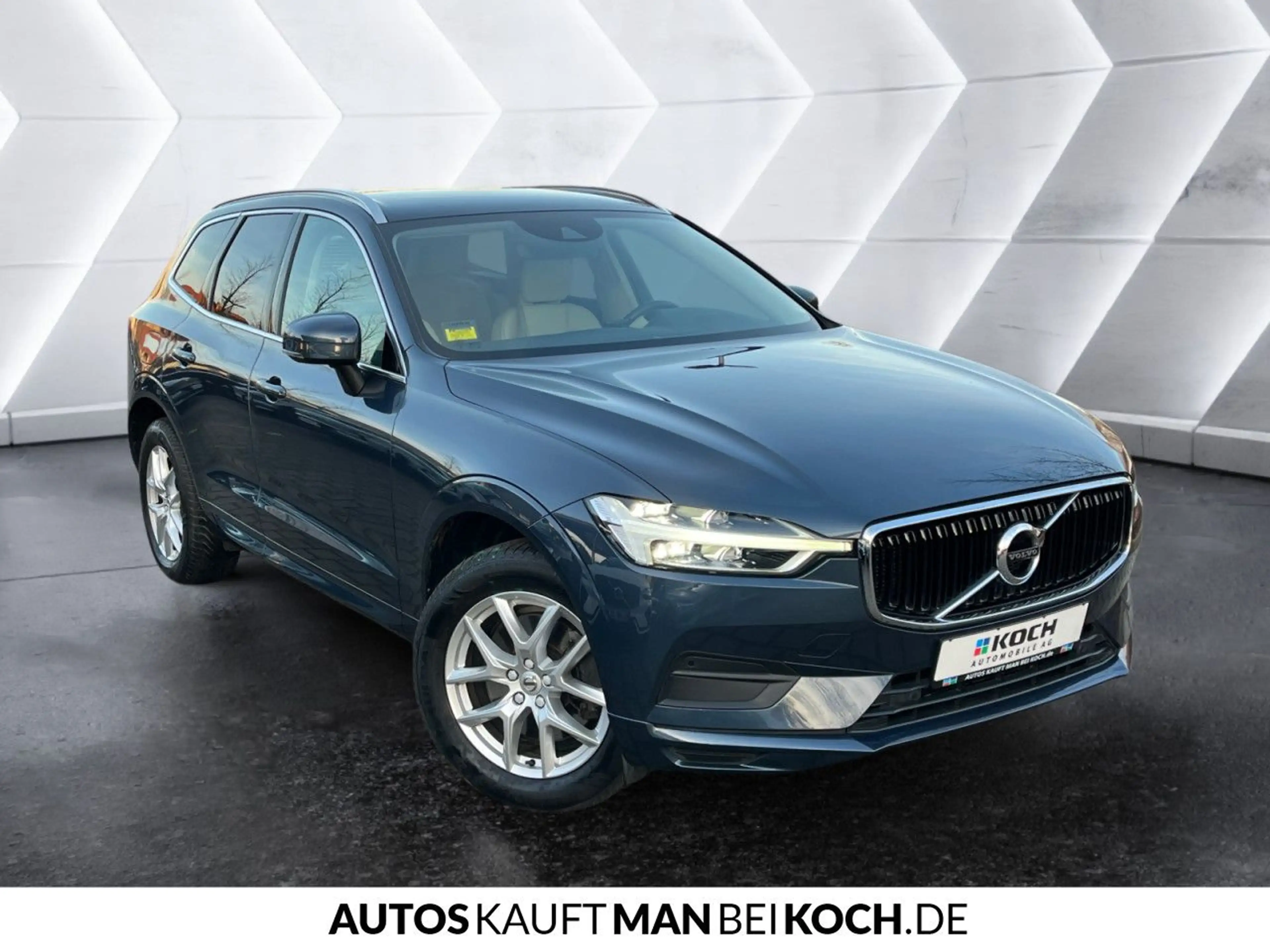 Volvo XC60 B5D AWD Momenentum Pro Kamera AHK Leder Navi — photo 6