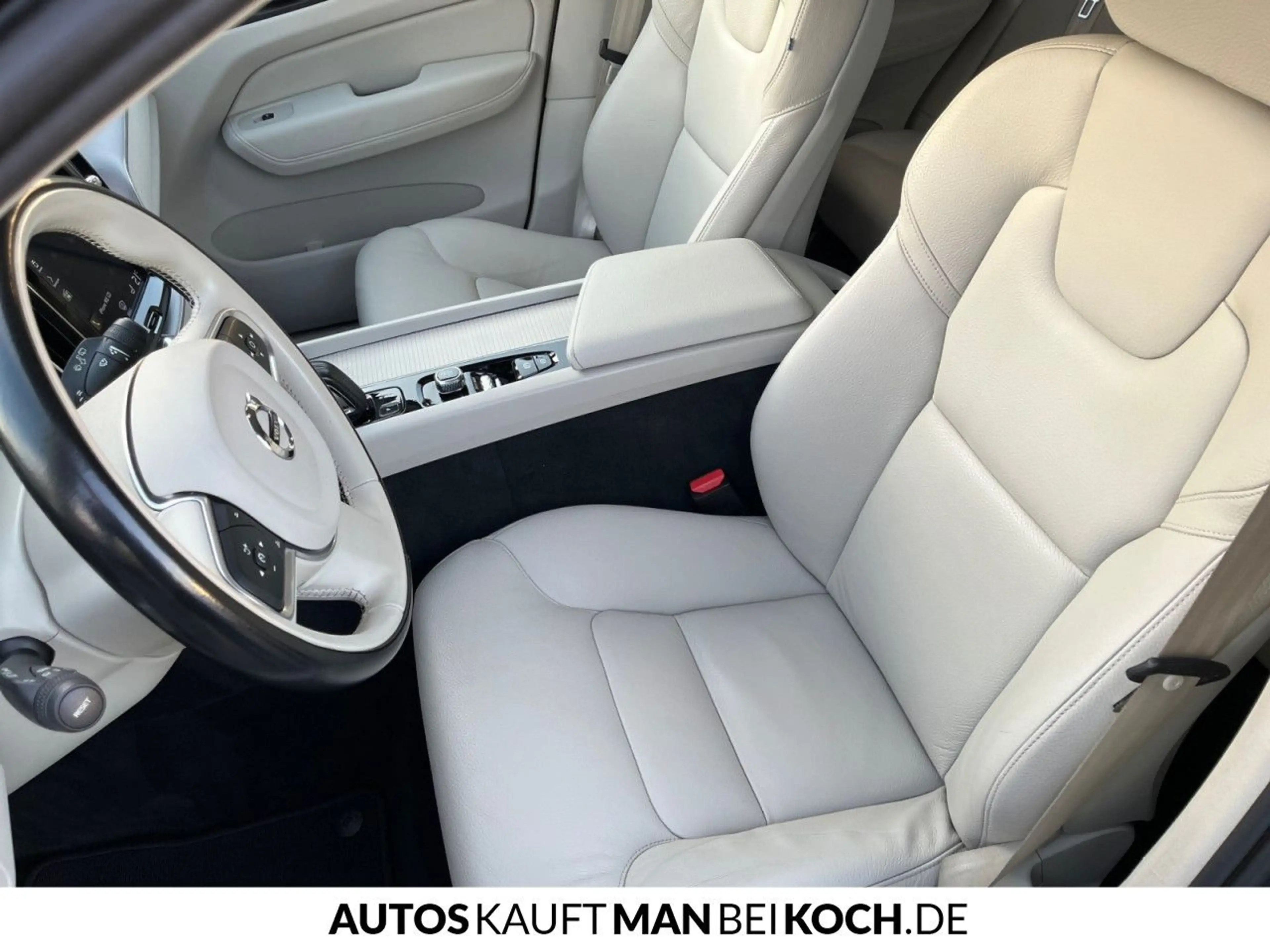Volvo XC60 B5D AWD Momenentum Pro Kamera AHK Leder Navi — photo 7