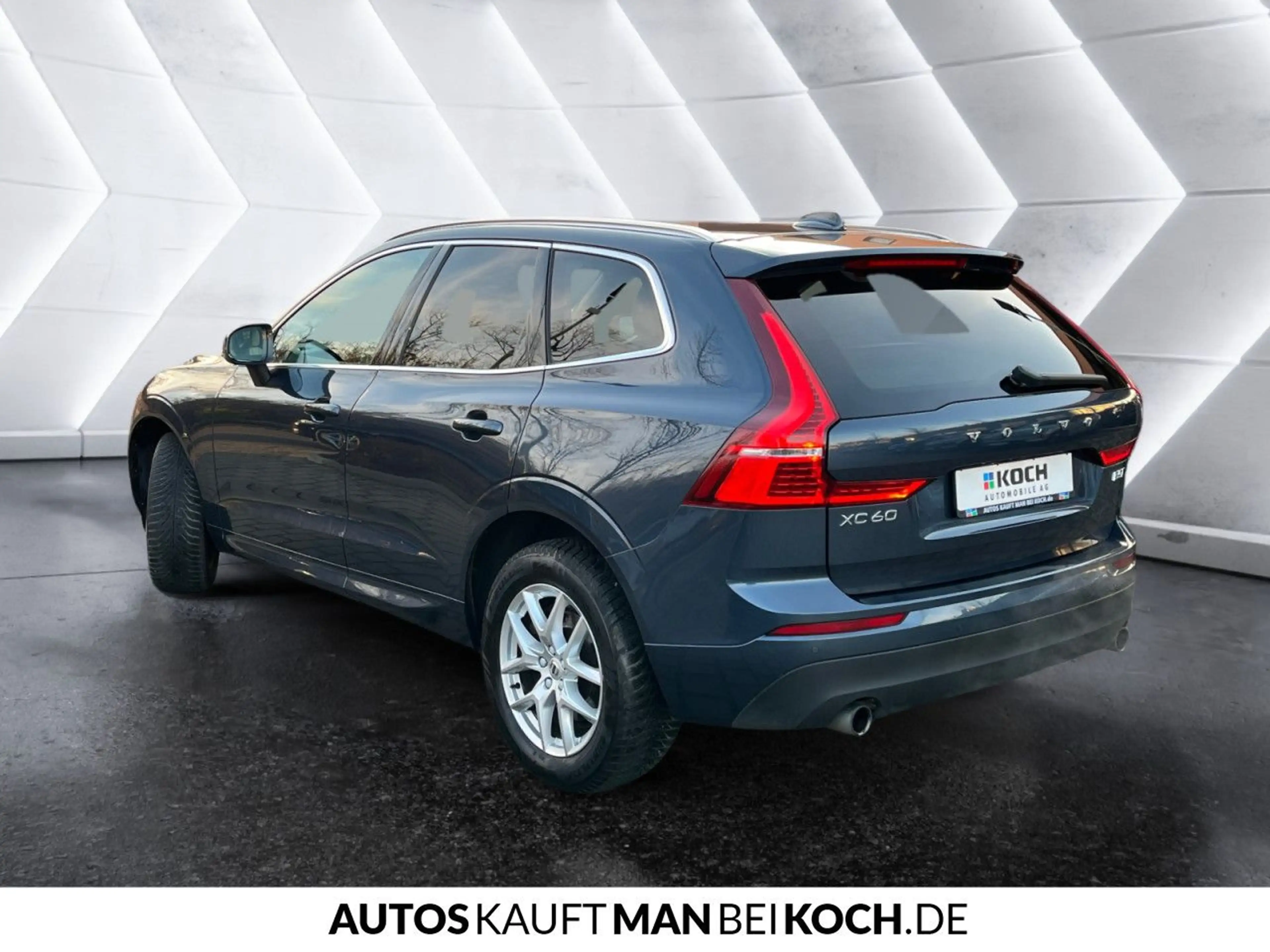 Volvo XC60 B5D AWD Momenentum Pro Kamera AHK Leder Navi — photo 4