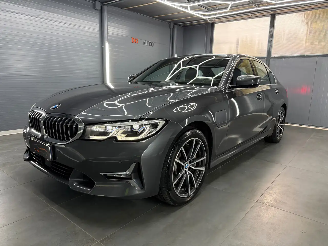BMW 330