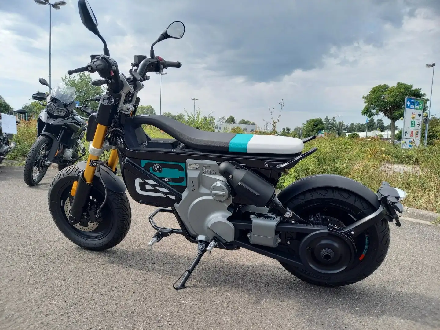 BMW CE 02 Schwarz - 2